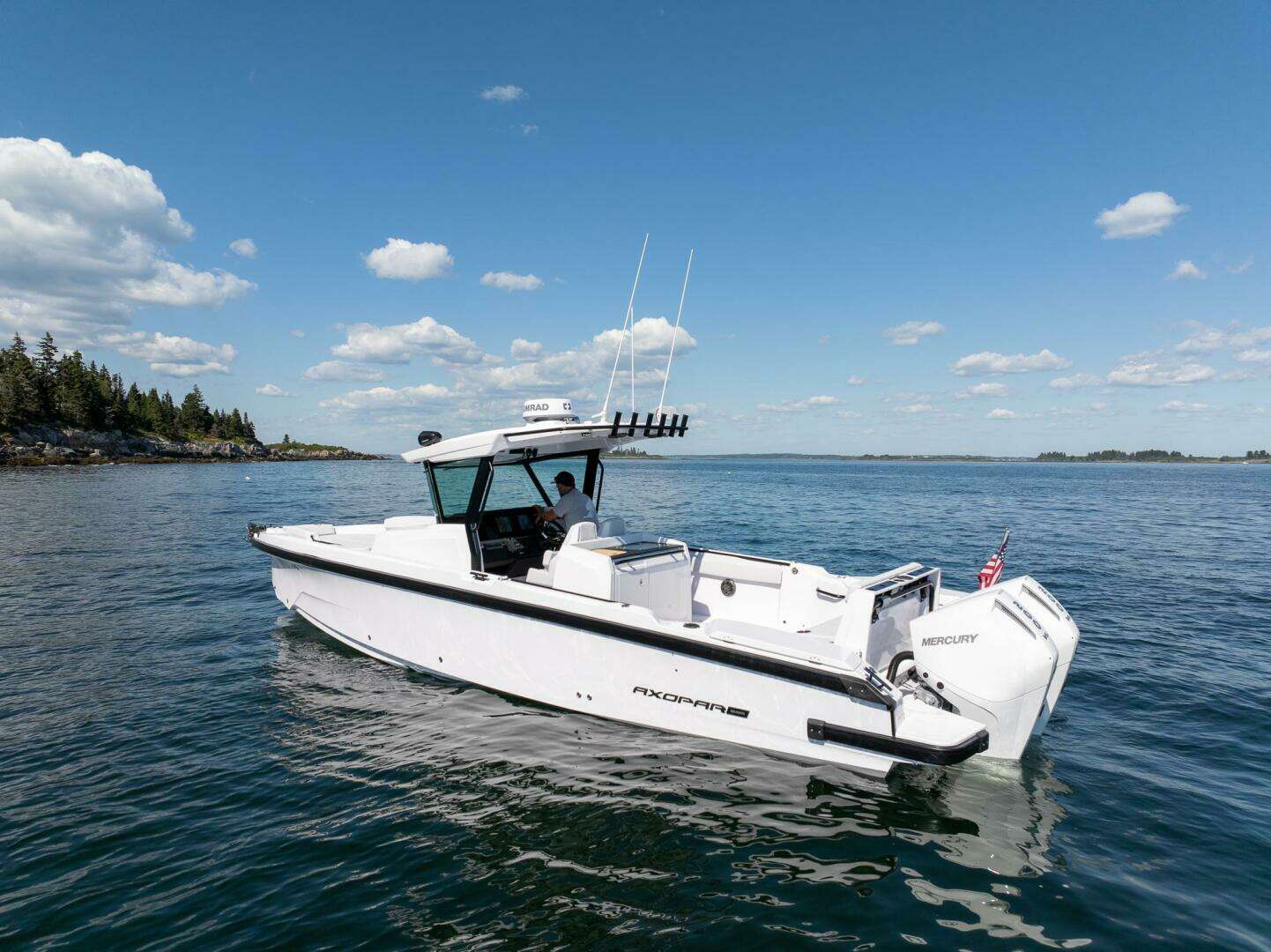 2025 Axopar CCX Center Console - Image 3