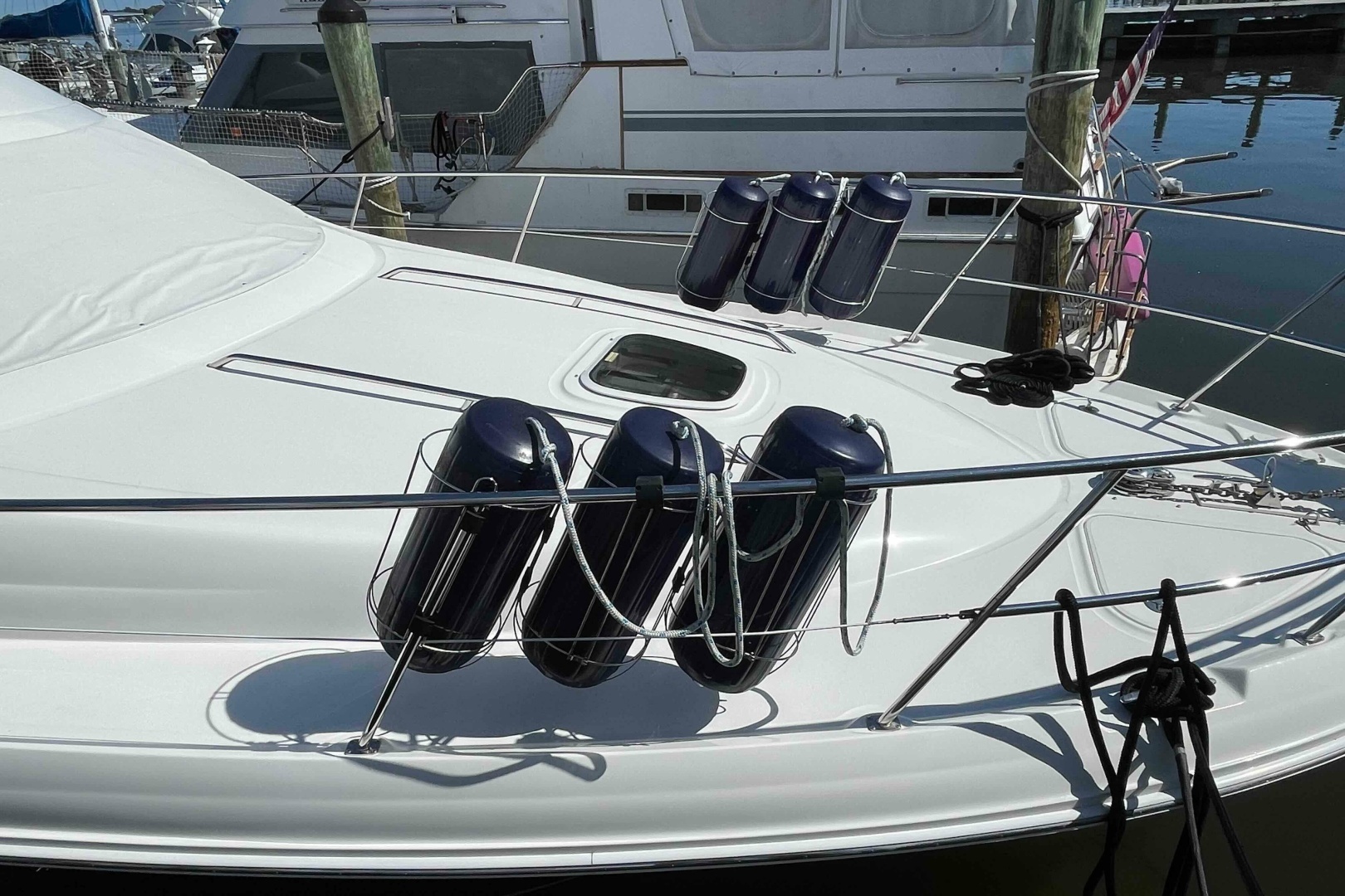 2005 Sea Ray 420 Sedan Bridge - Image 7