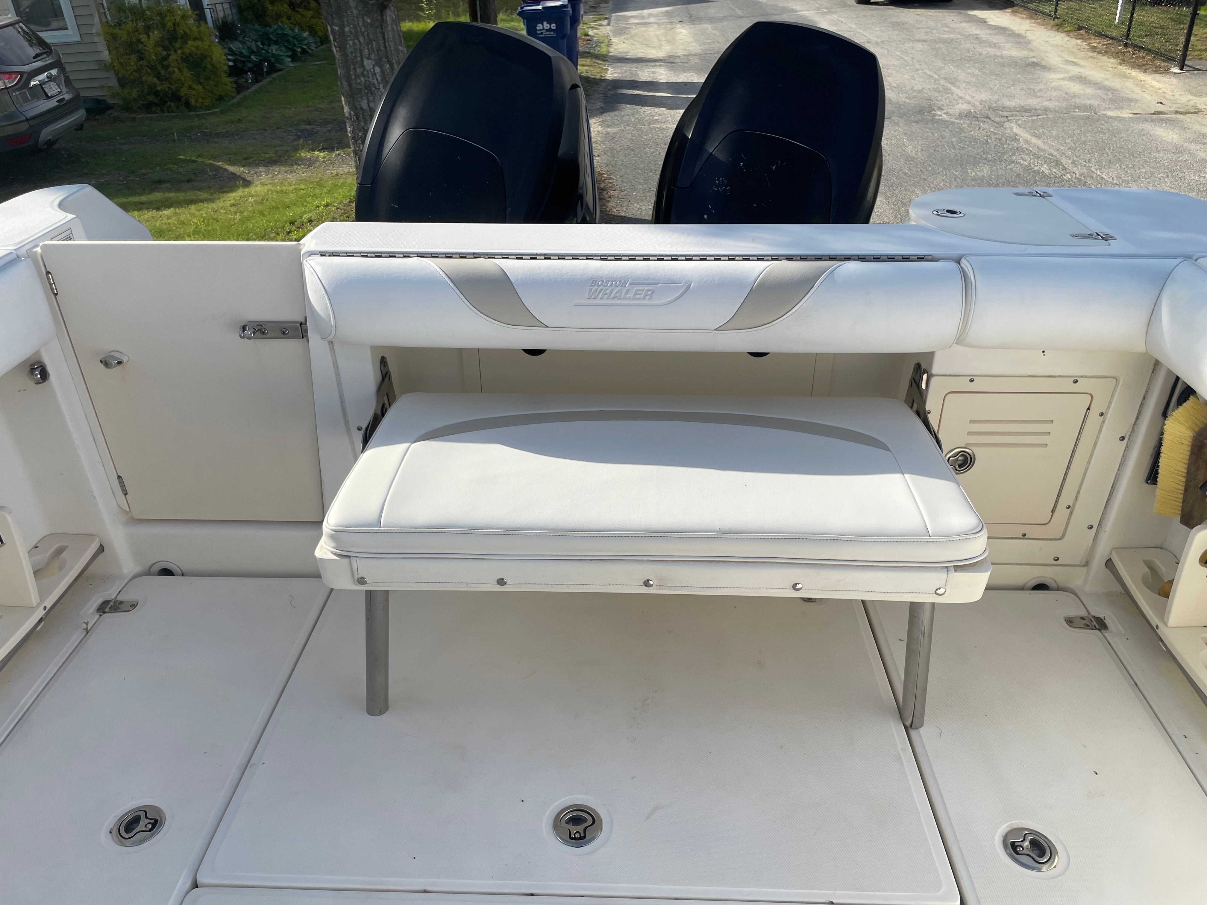 2009 Boston Whaler 255 Conquest - 49