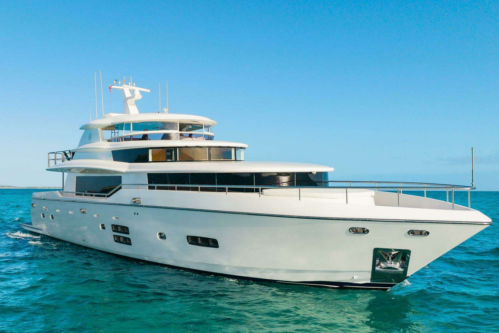 2017 Johnson 93 Flybridge - Image 2
