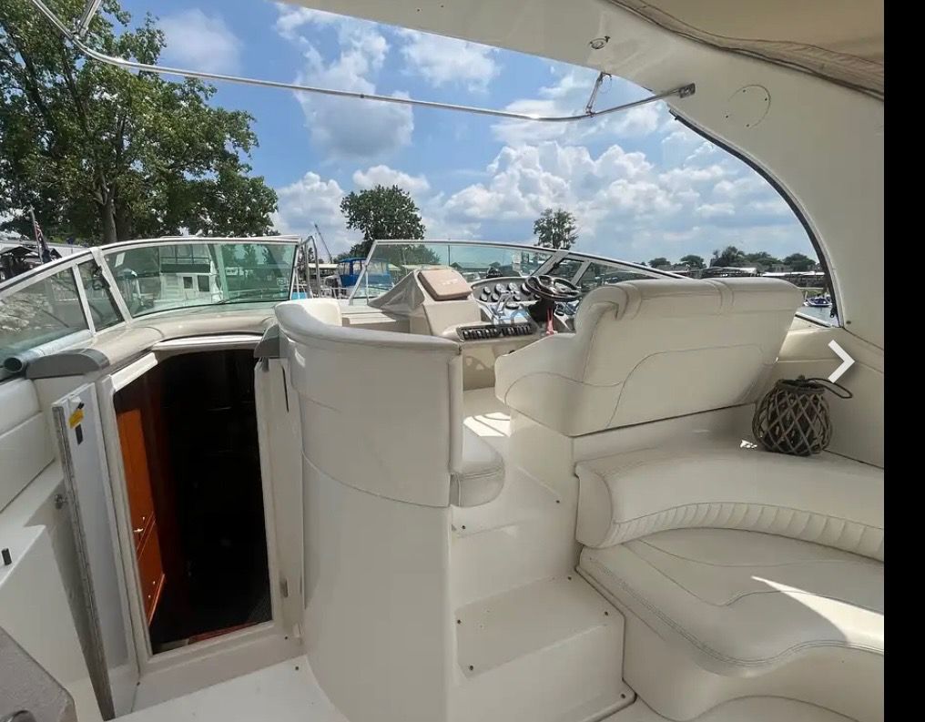 2004 Cruisers Yachts 370 Express - 8