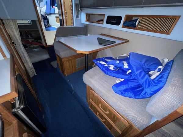 1988 Sea Ray 268 Express Cruiser - 22