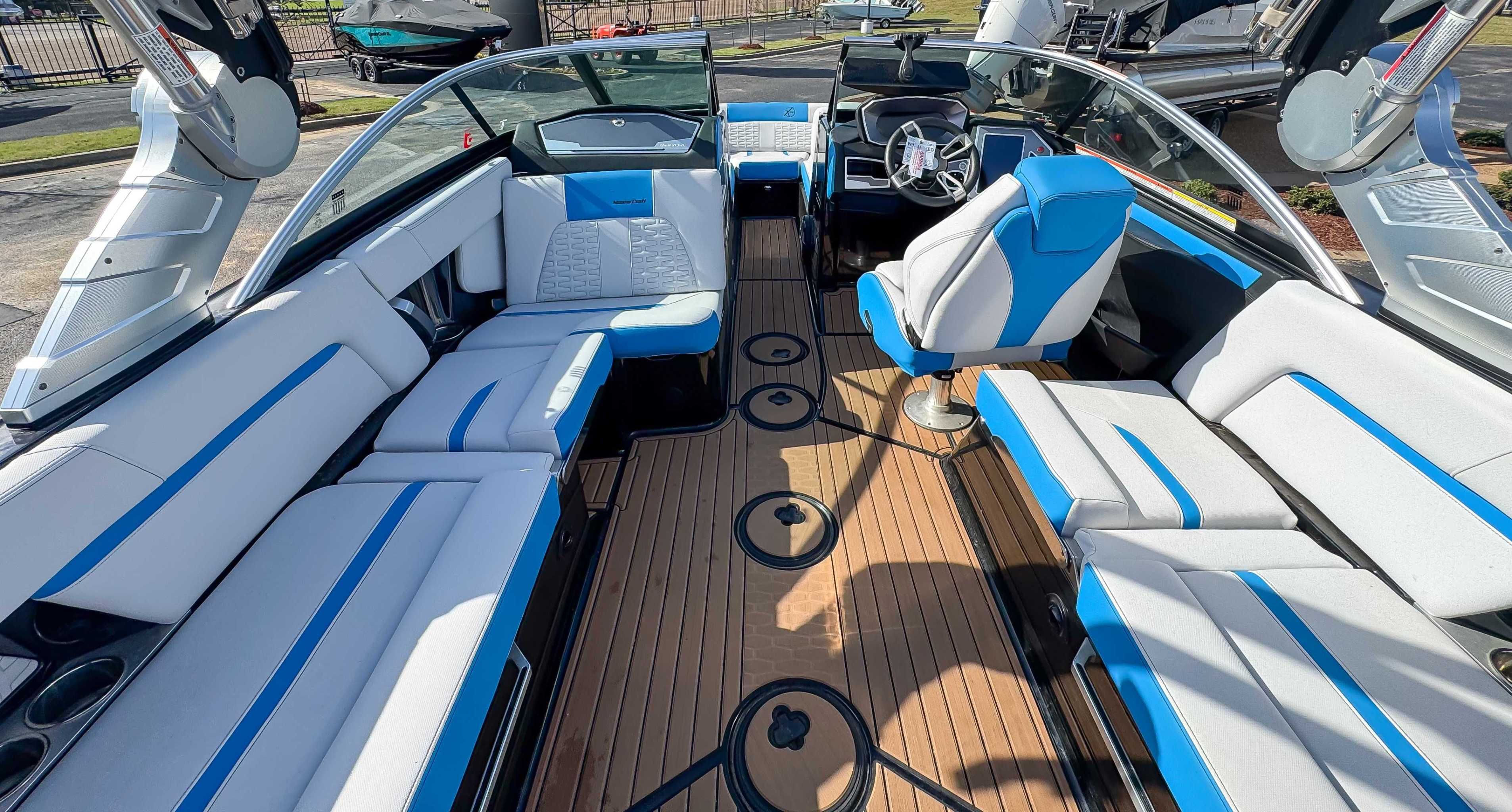 2019 MasterCraft X24 - 8