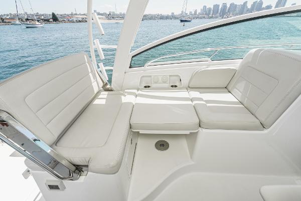 2020 Boston Whaler 345 Conquest - 30