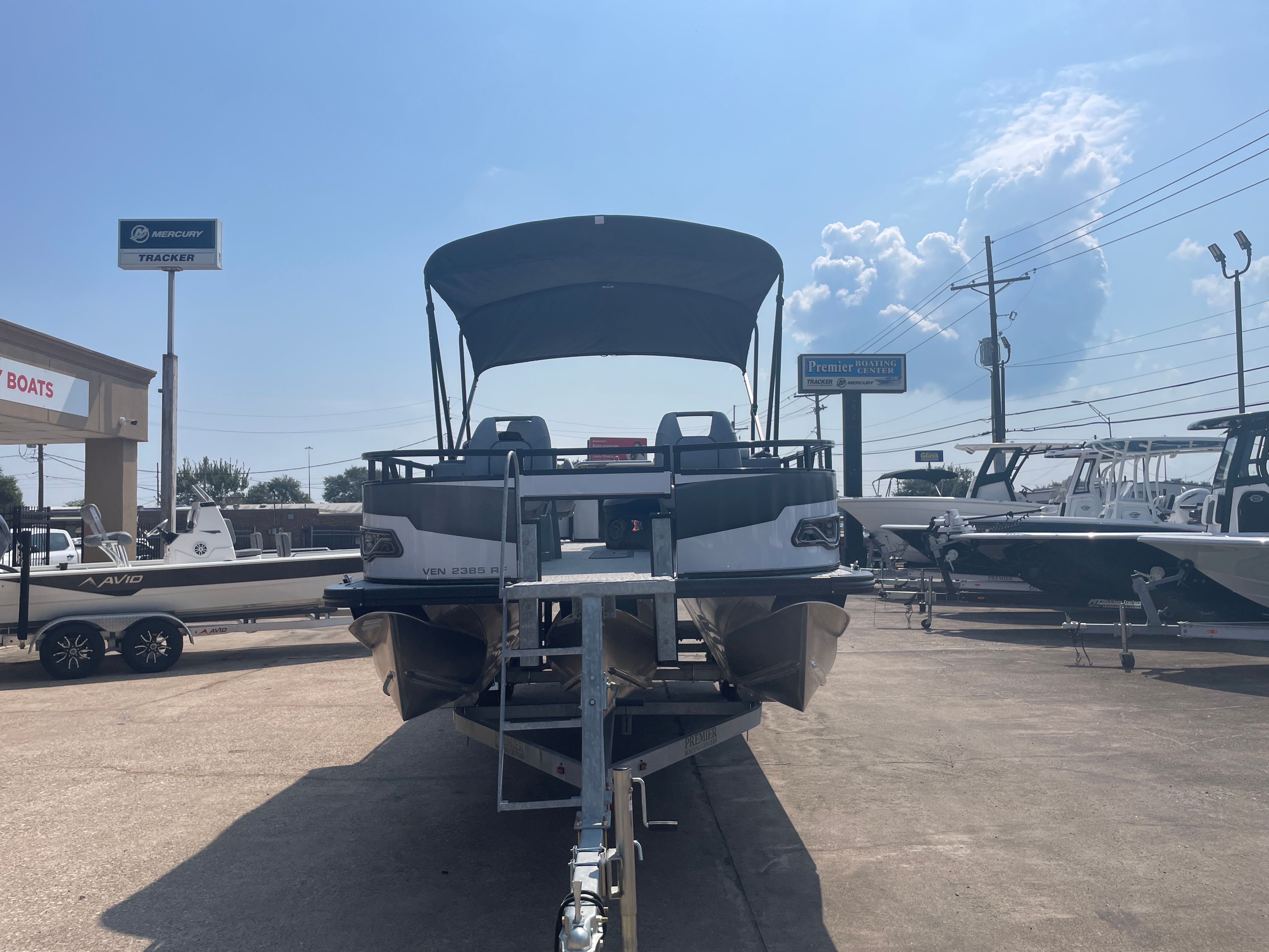 2025 Avalon Venture 85 Quad Fish - 23' - 5