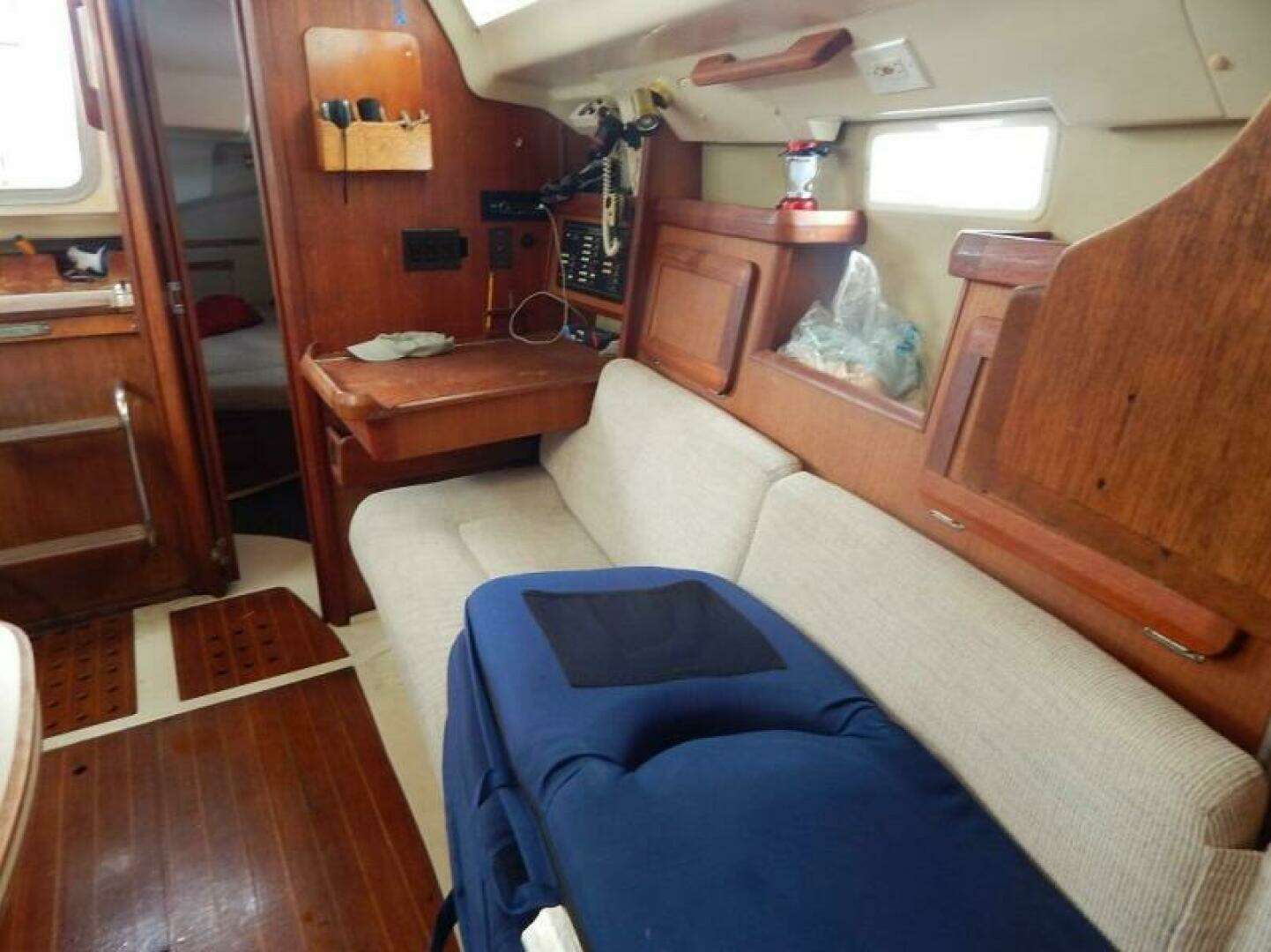 1992 Hunter 33.5 - Image 14