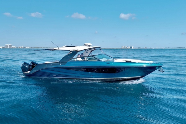 2021 Sea Ray SLX 400 Outboard