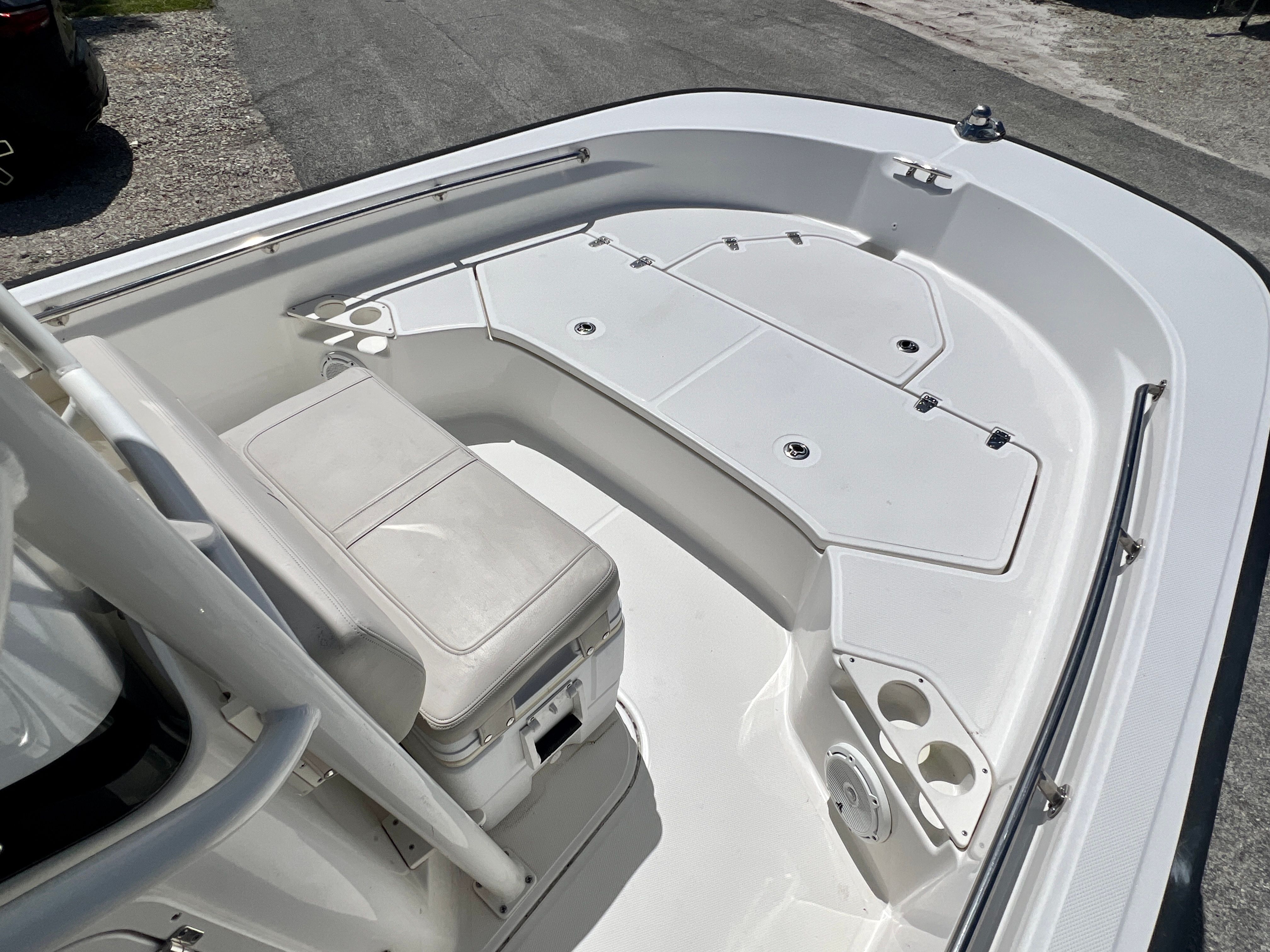 2023 Boston Whaler 210 Montauk - 16