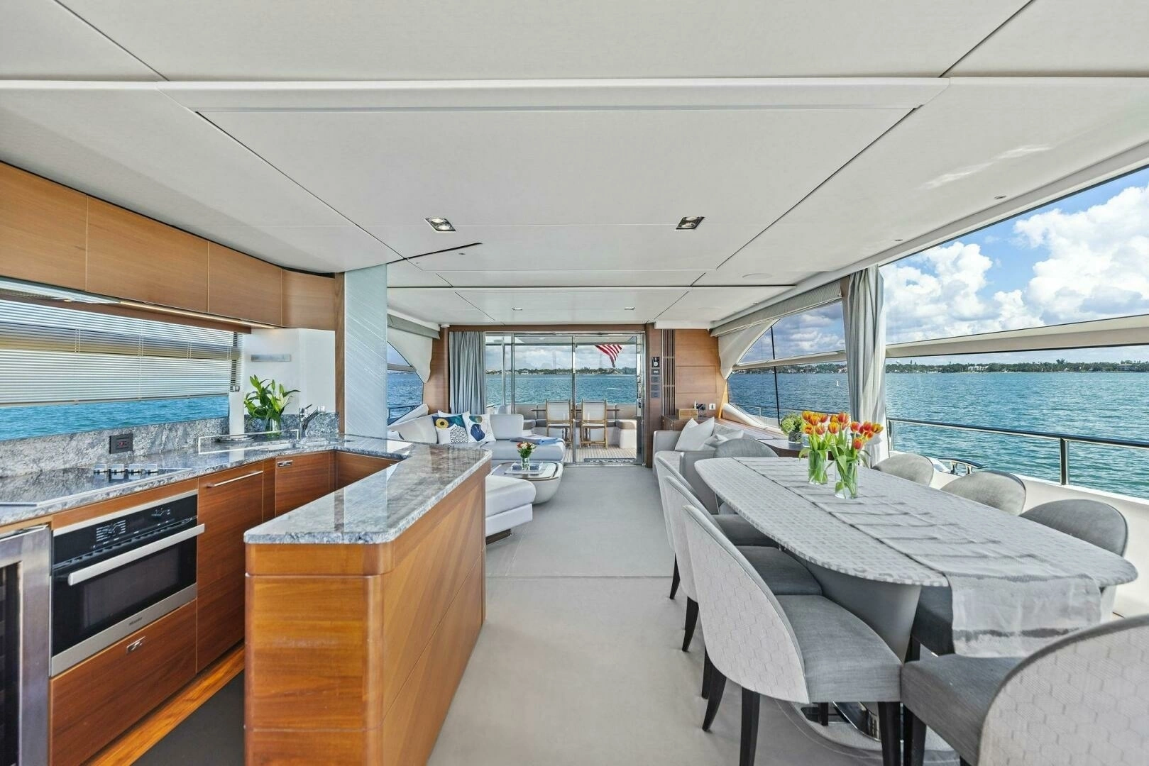 2018 Princess Y75 Motor Yacht - Image 3