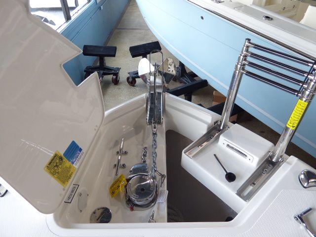 2025 PURSUIT 248 S - Image 13