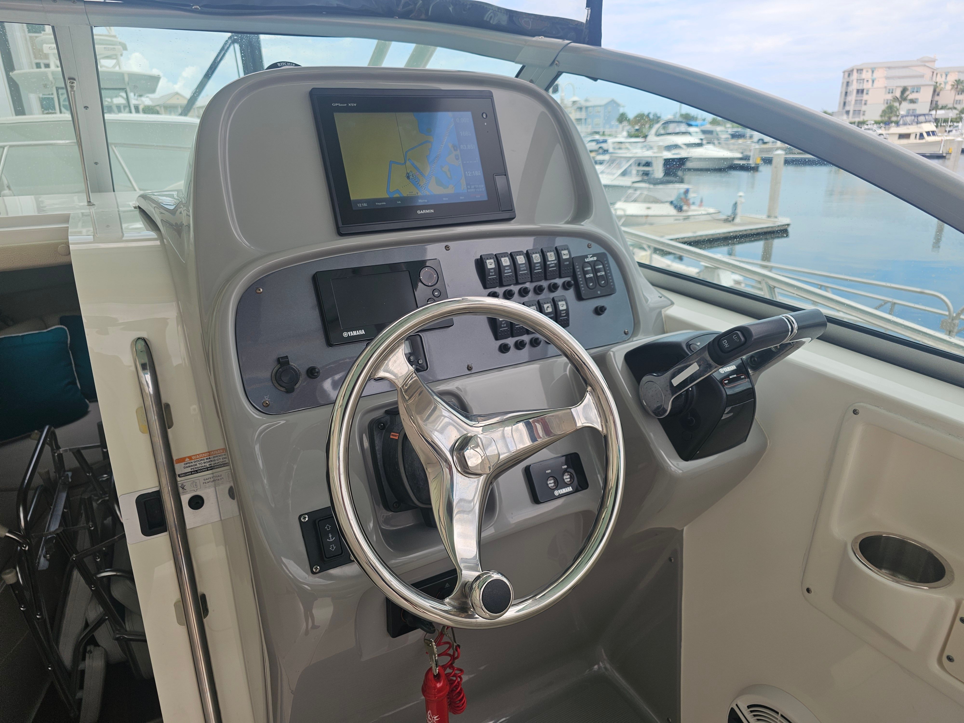 2017 Robalo R265 Walkaround - 27