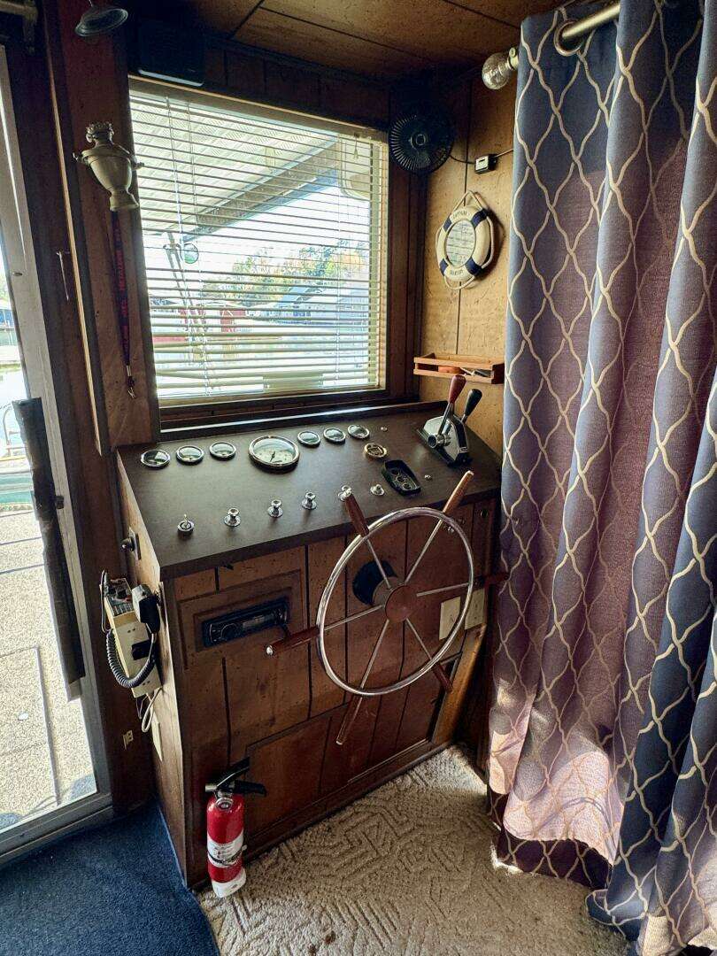 1977 Sumerset 14 x 58 Aluminum Hull Houseboat with Catwalks - Image 21