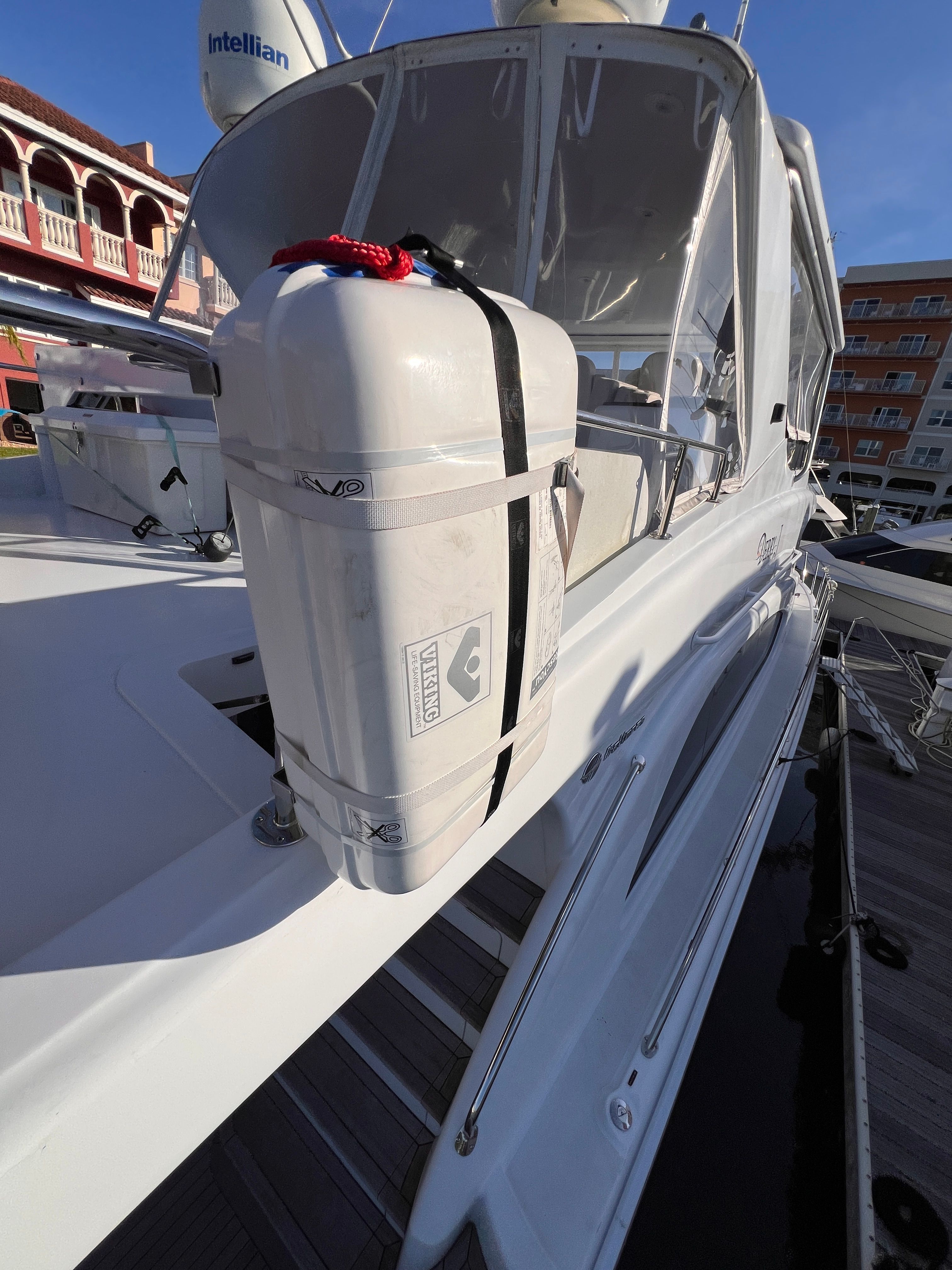 2006 Hatteras 64 Motor Yacht - 40