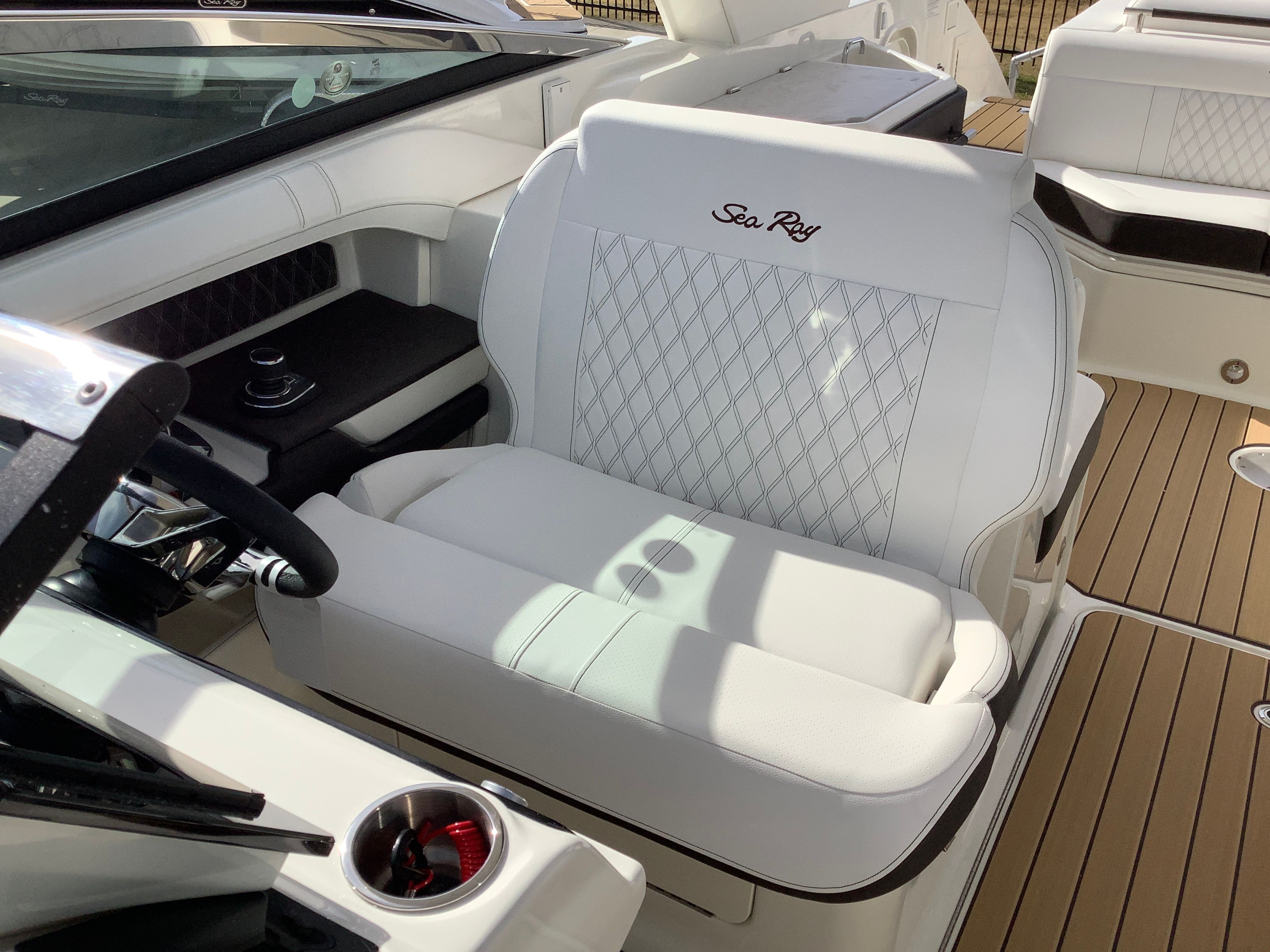 2026 Sea Ray SLX 310 - 36
