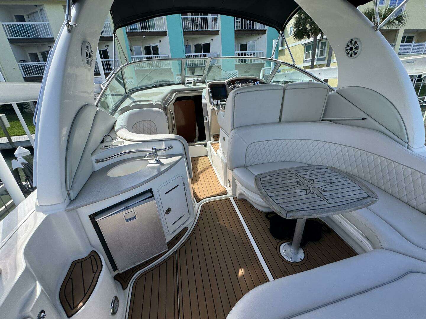 2002 Sea Ray 320 Sundancer - Image 12