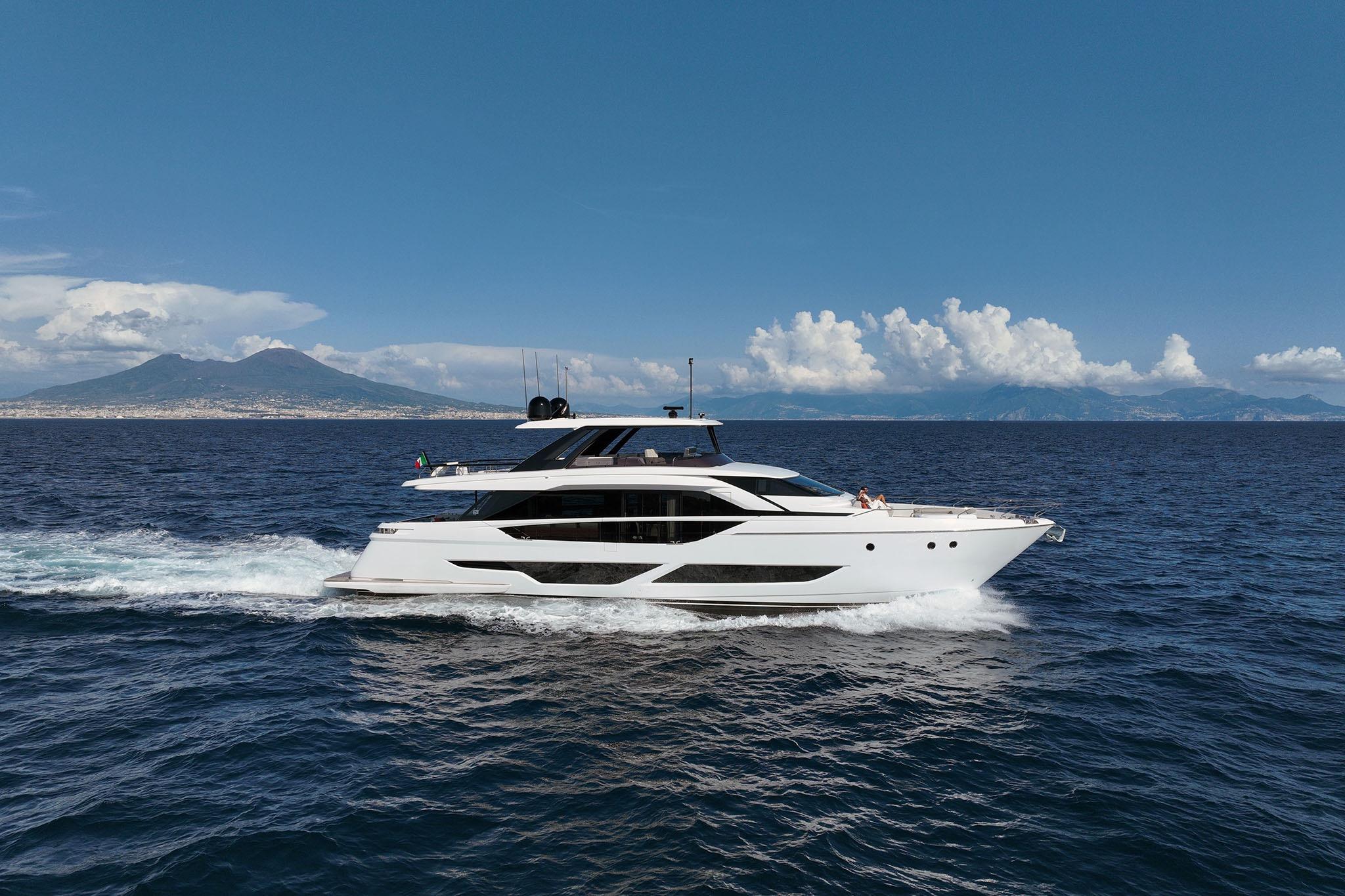 2023 Ferretti Yachts 860