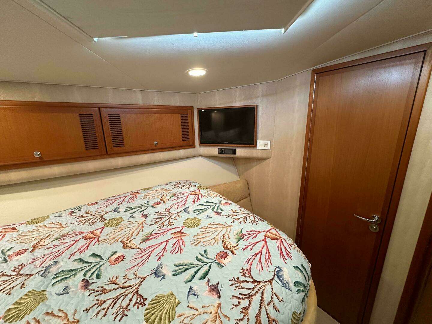 2004 Cabo 48 Flybridge - Image 31