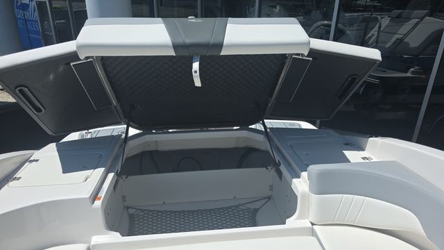 2024 Chaparral 23 SSi - 17