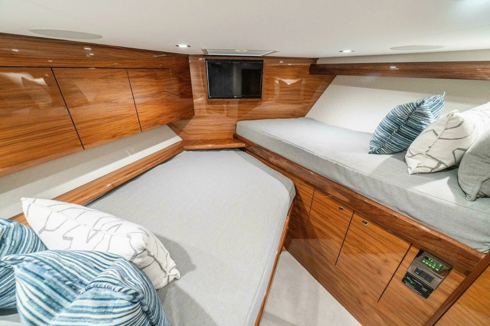 2027 Viking 64 Convertible - Image 24