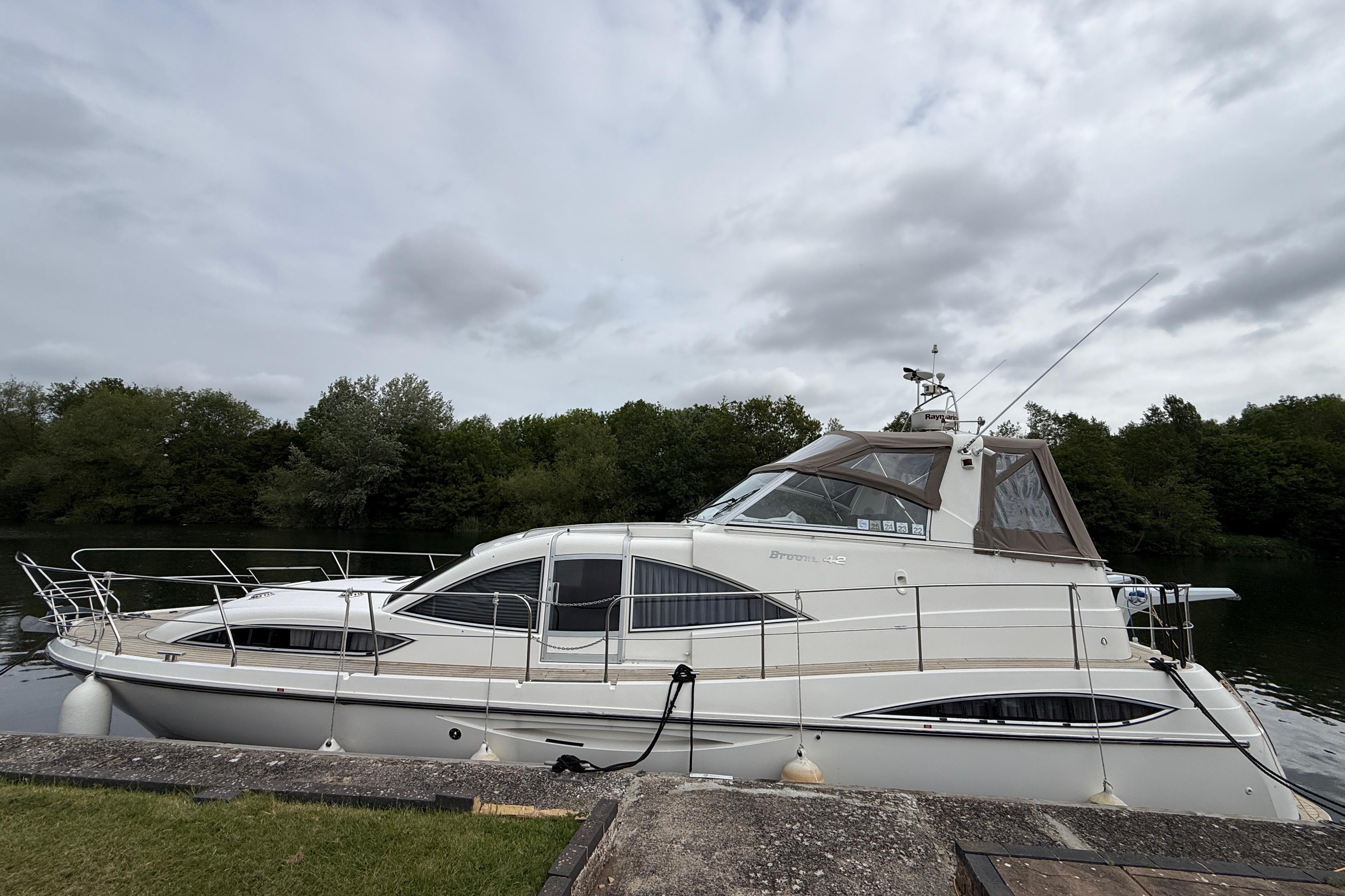 2004 Broom 42 CL