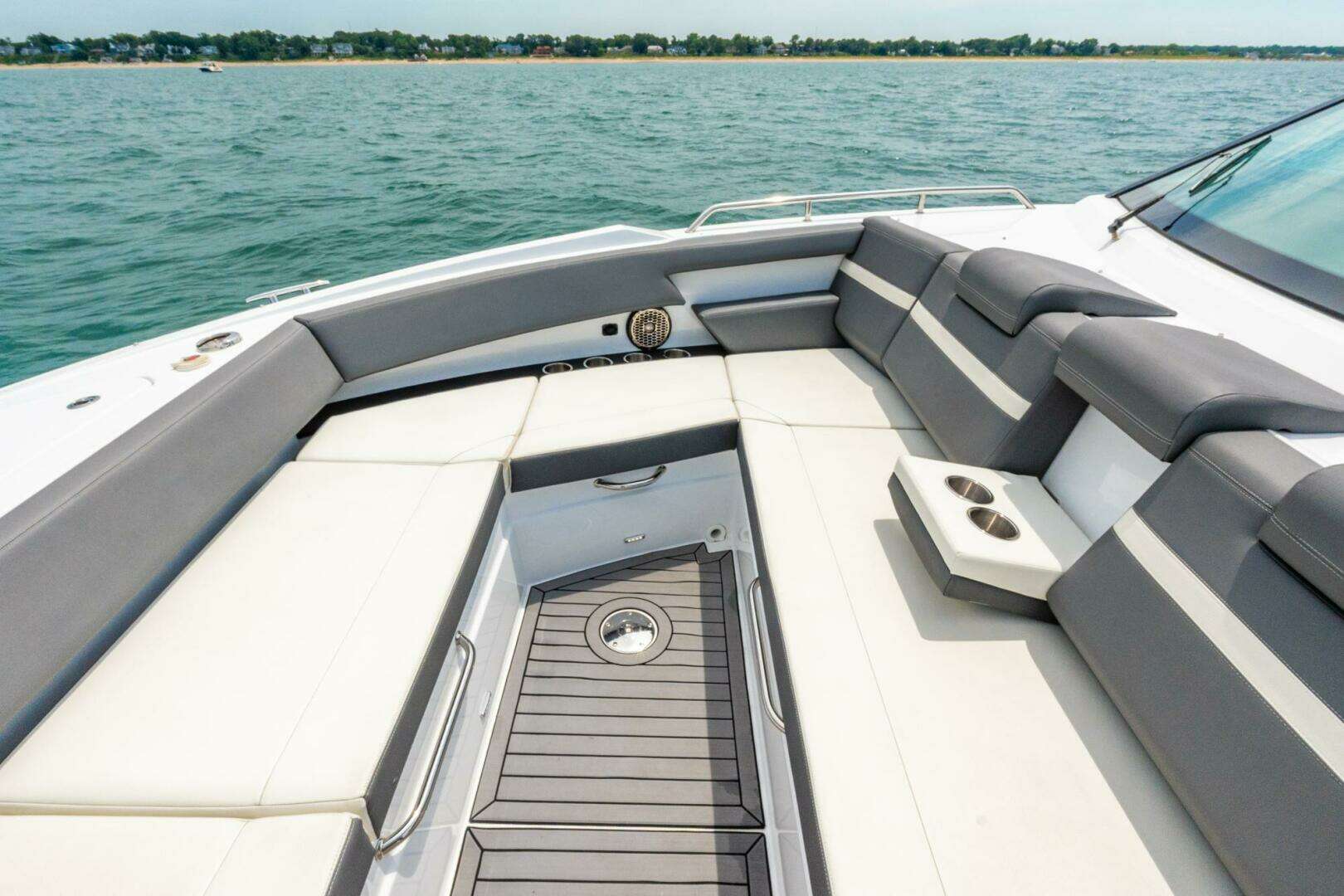 2021 Cruisers Yachts — - Image 39