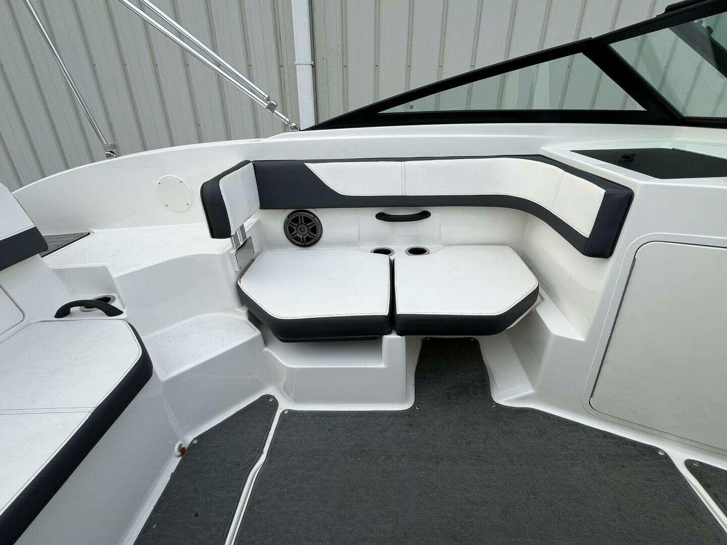 2015 Sea Ray 19 SPX - Image 11