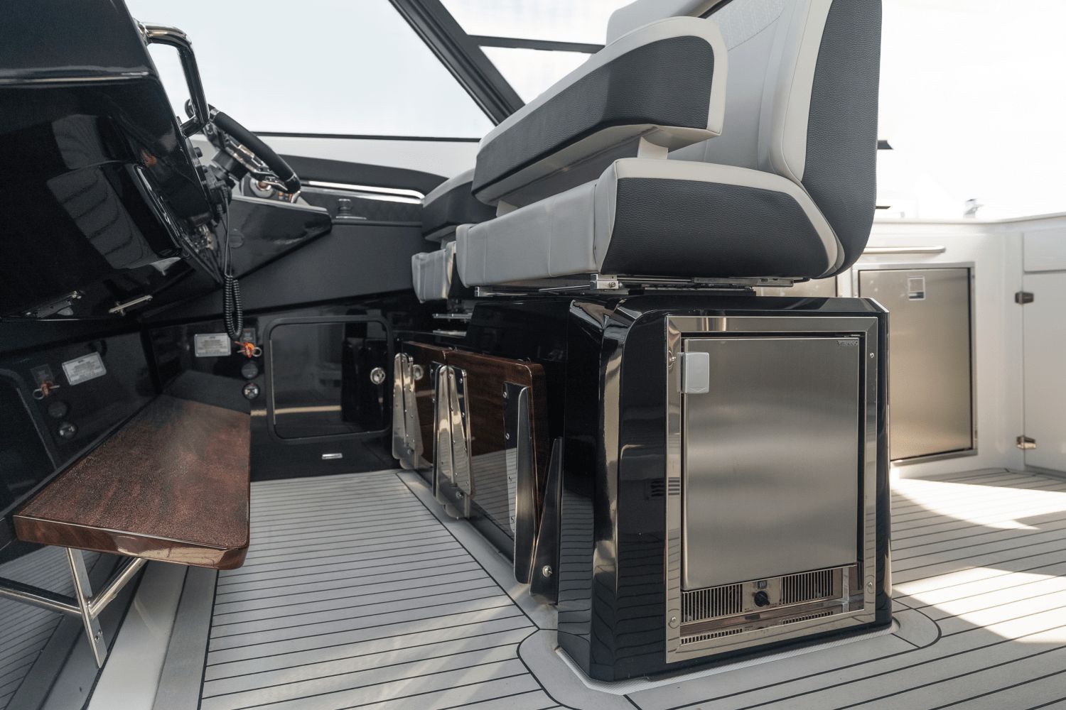 2026 Cruisers Yachts 50 GLS - 110