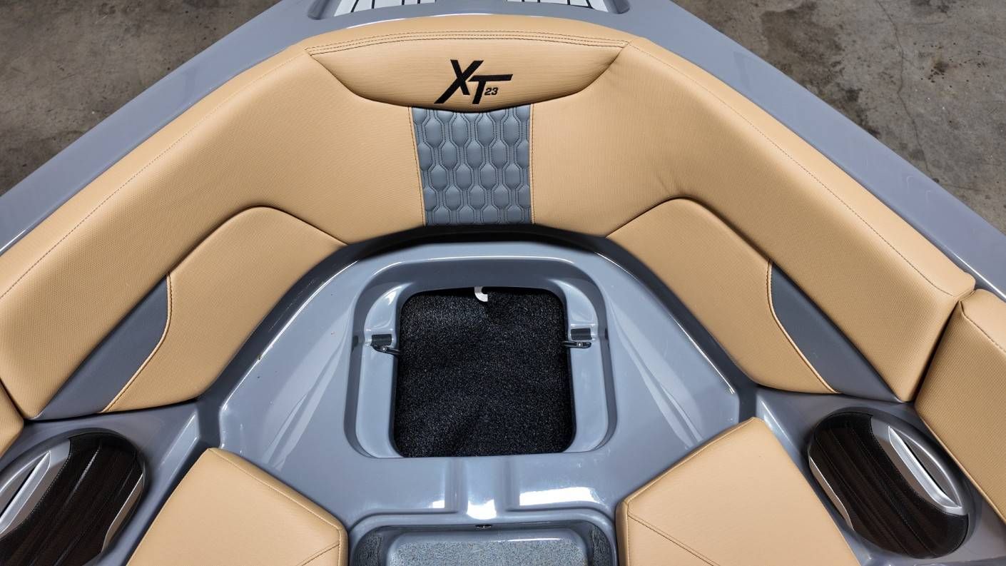 2026 MasterCraft XT23 - 28