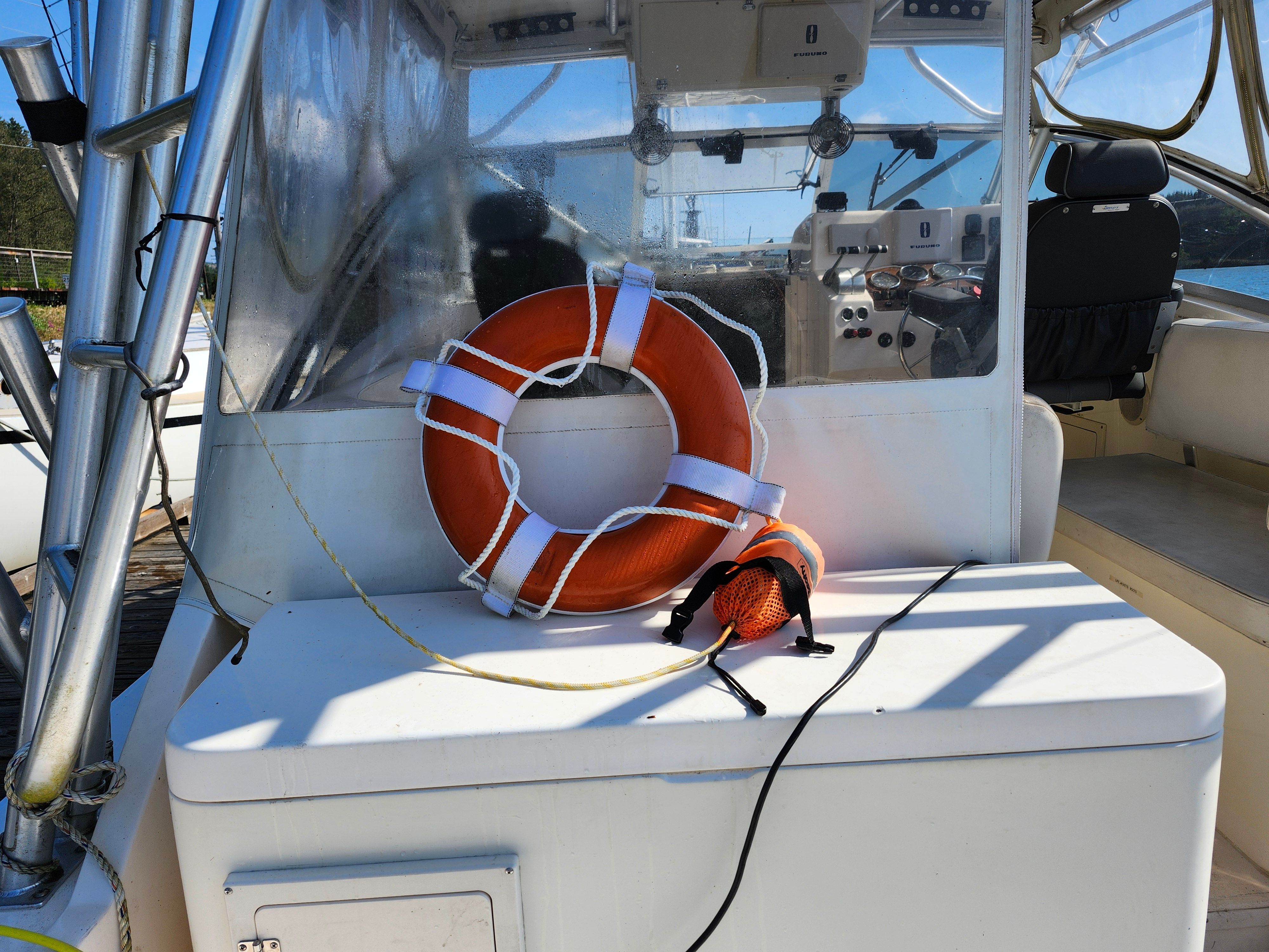 2004 Albemarle 320 Express Fisherman - 11