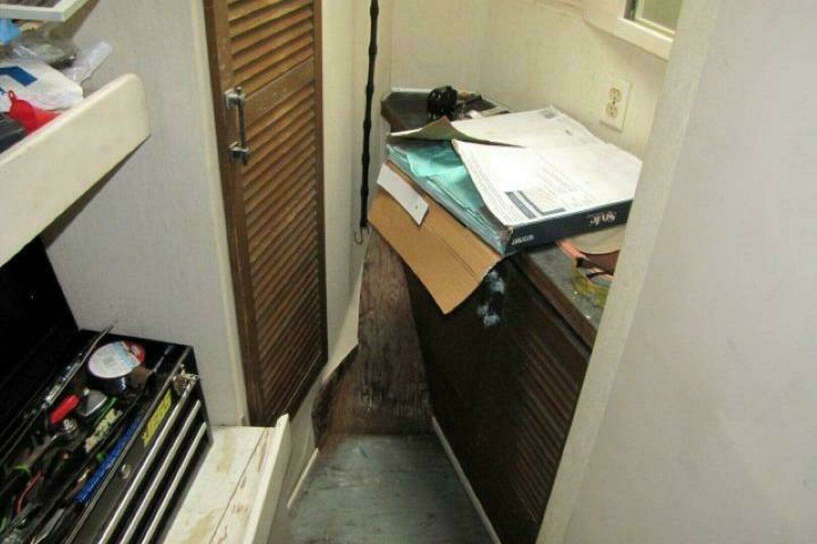 1973 Chris-Craft 55 Commander - Image 36