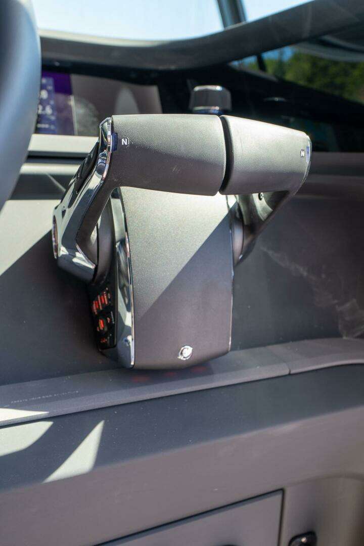 2025 Axopar Cross Cabin - Image 45