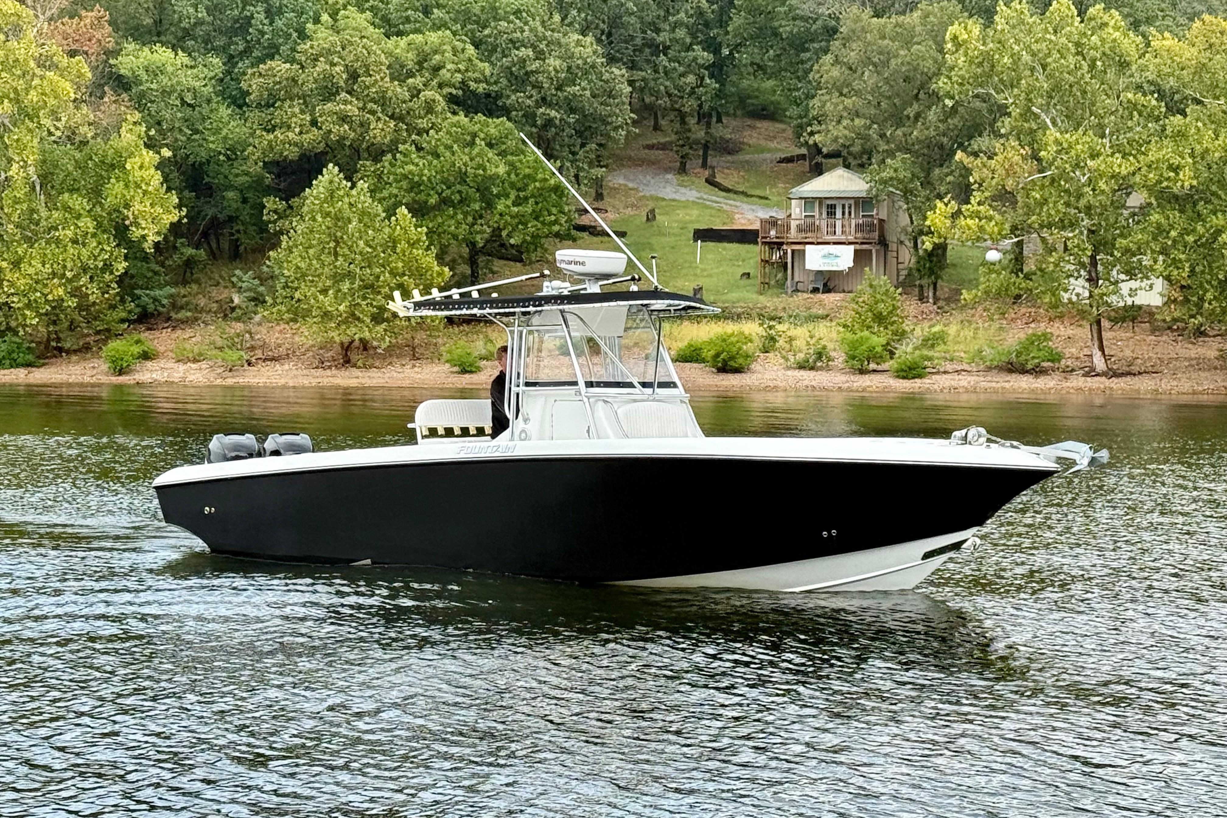 2007 Fountain 32 Center Console