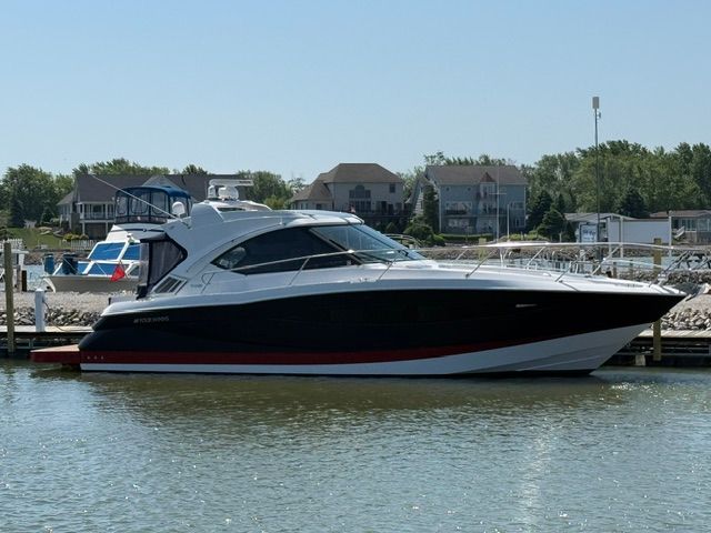 2009 Four Winns V435