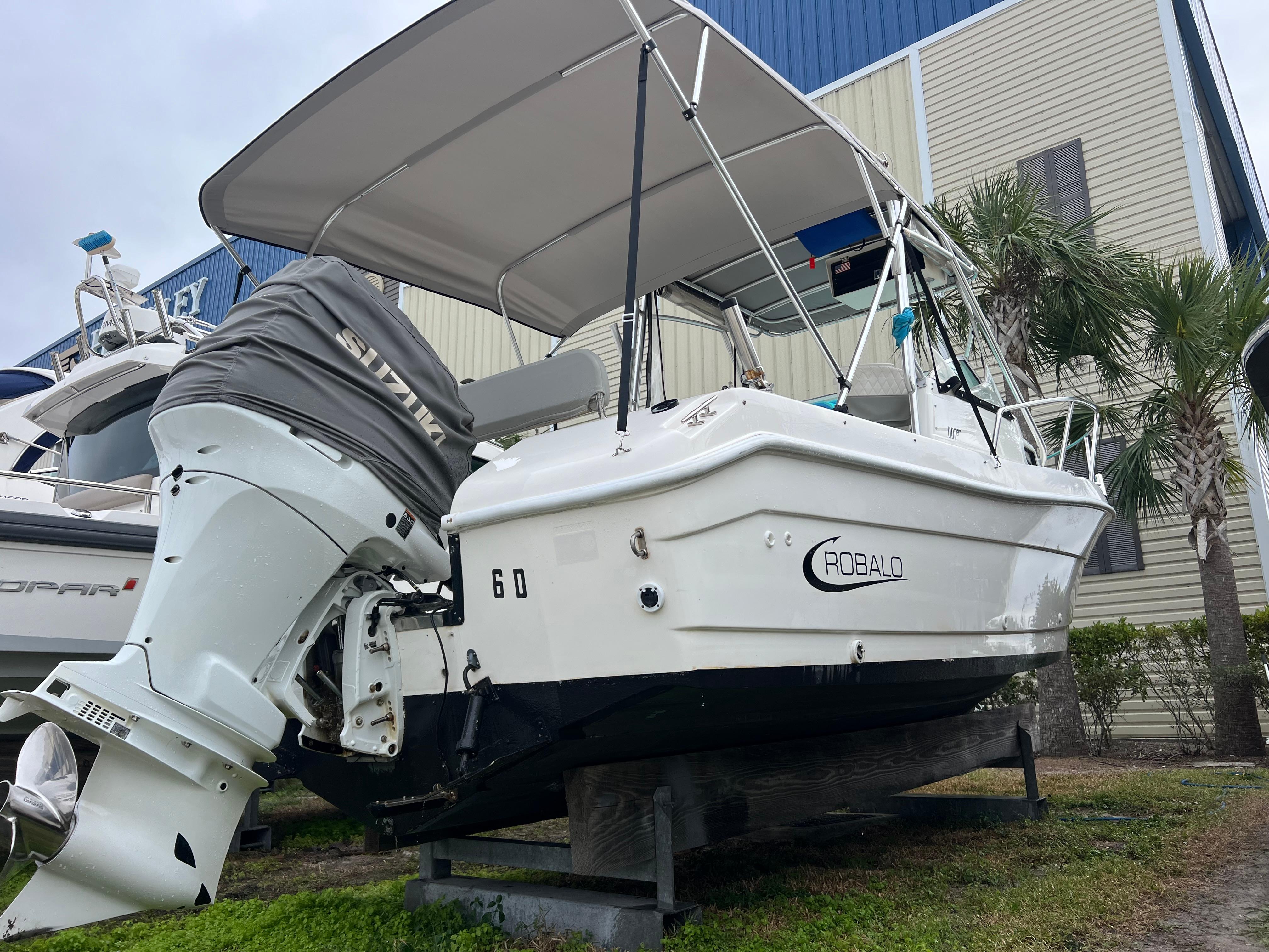 2000 Robalo 2440 Walkaround