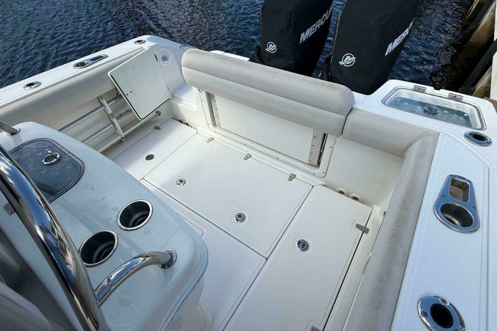 2018 Boston Whaler 250 Outrage - Image 5