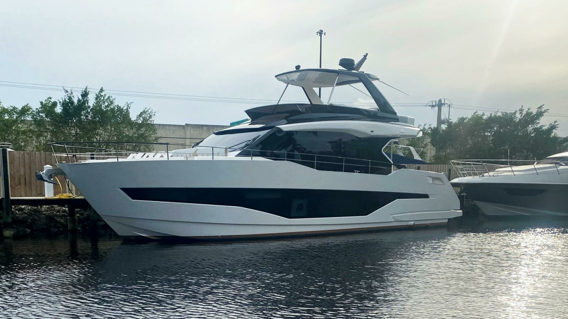 2024 Astondoa As5 - Image 2