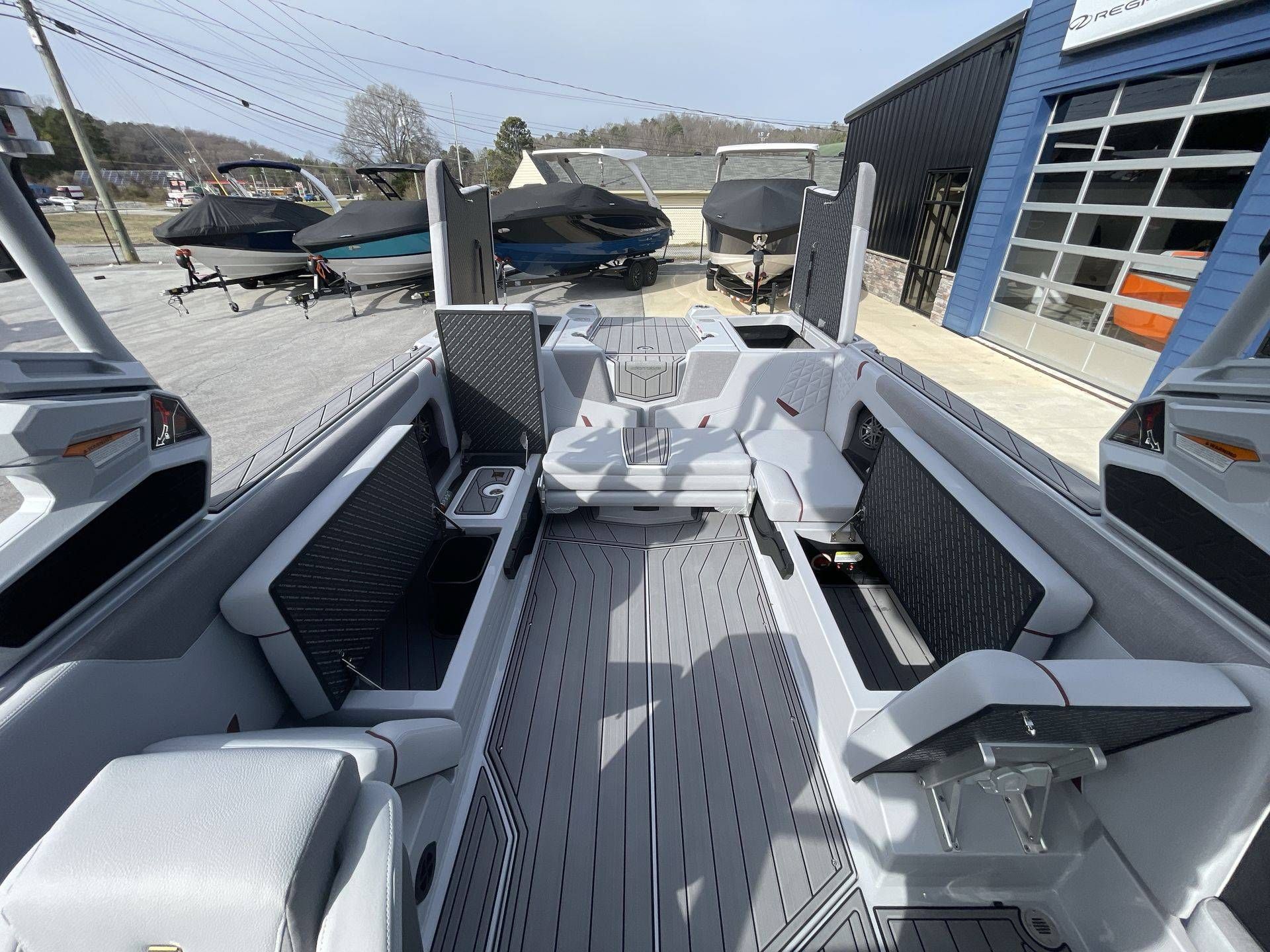 2025 Nautique GS24 - 11