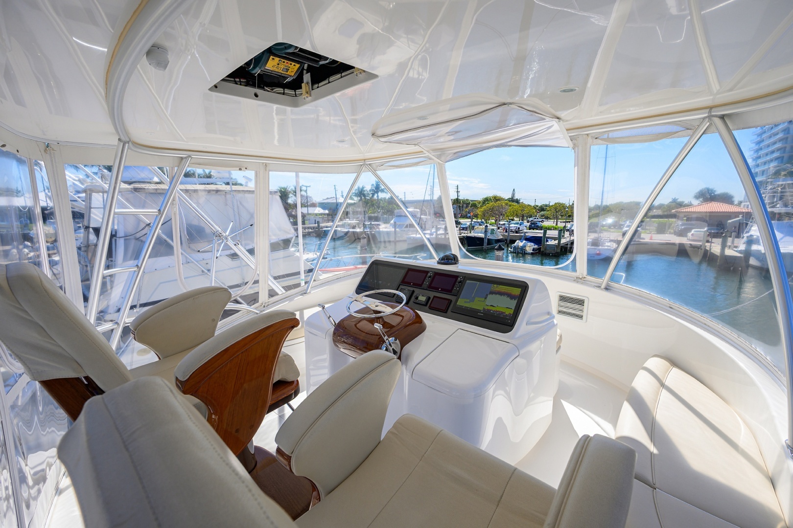 2015 Viking 42 Convertible - Image 22