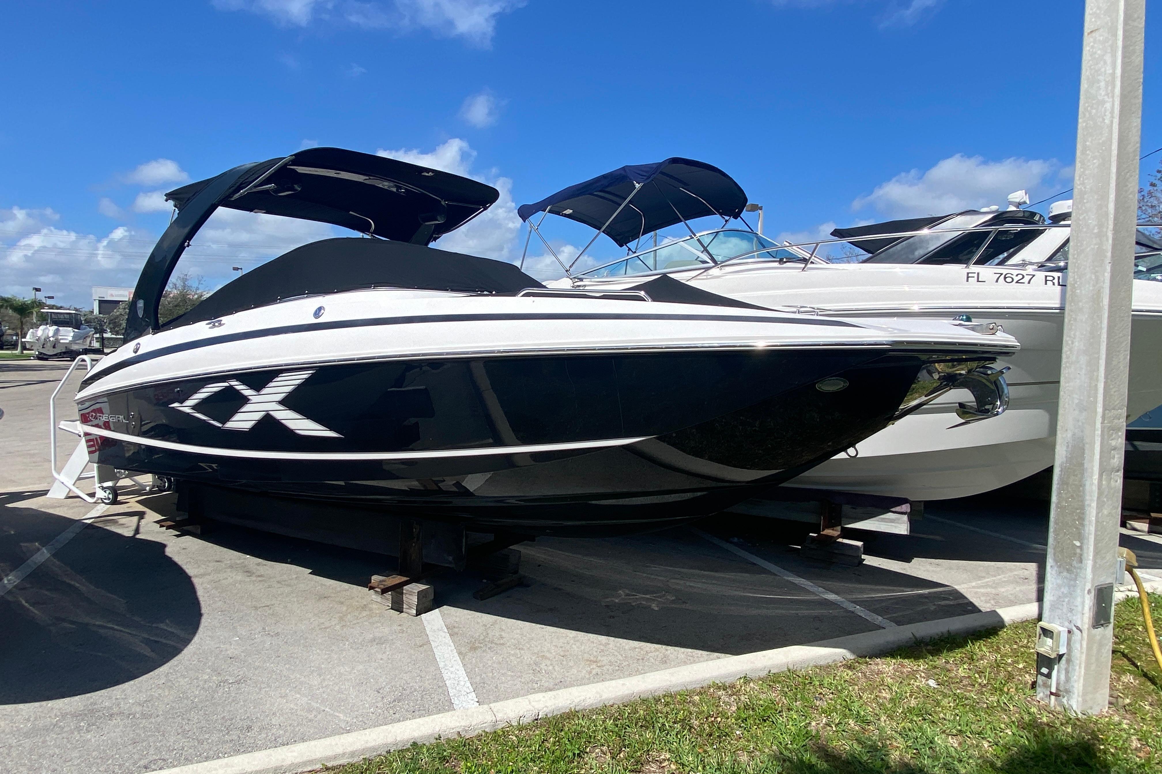 2013 Regal 27 FasDeck RX