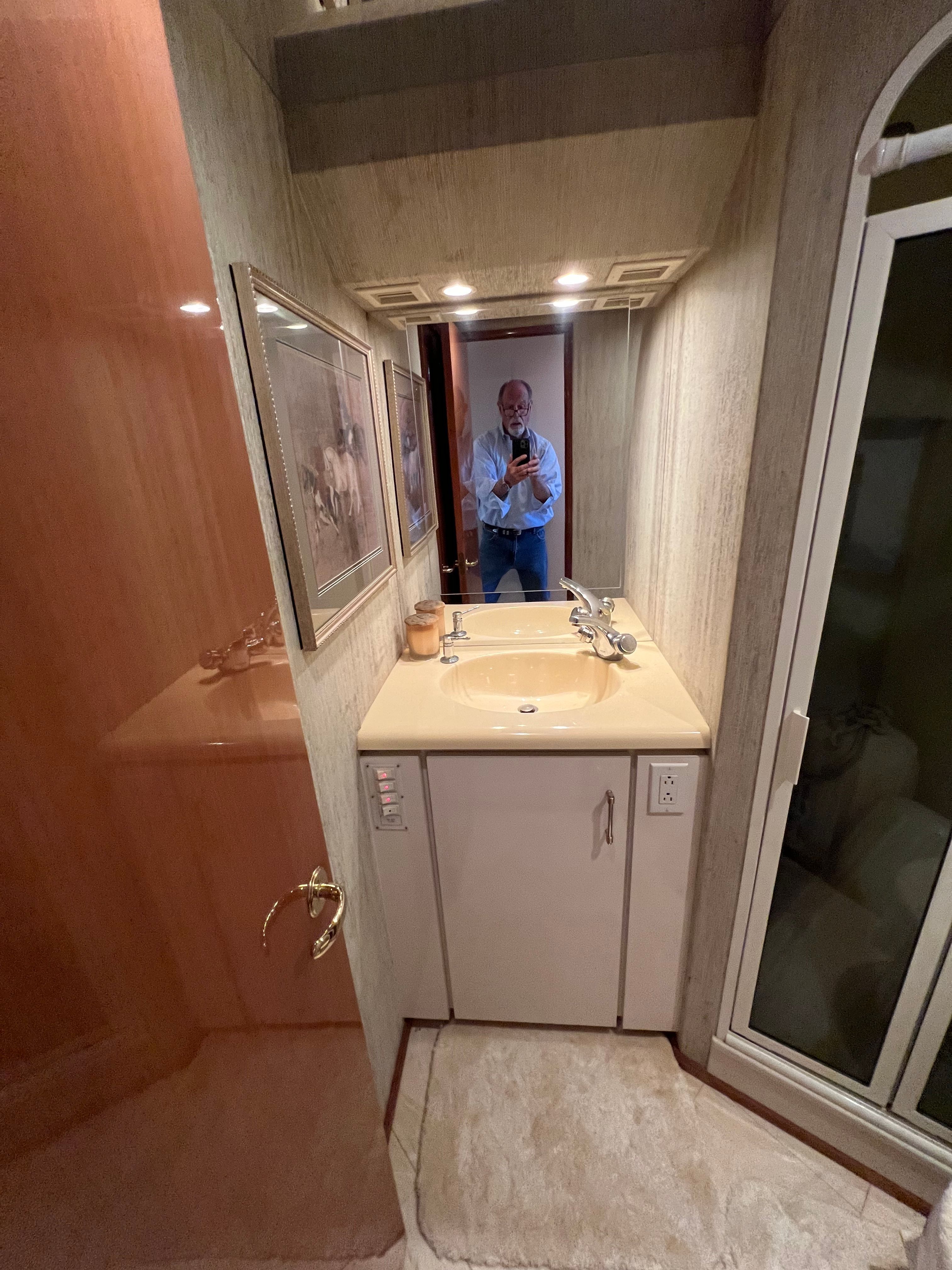 2002 Viking 61 Enclosed Bridge - 72