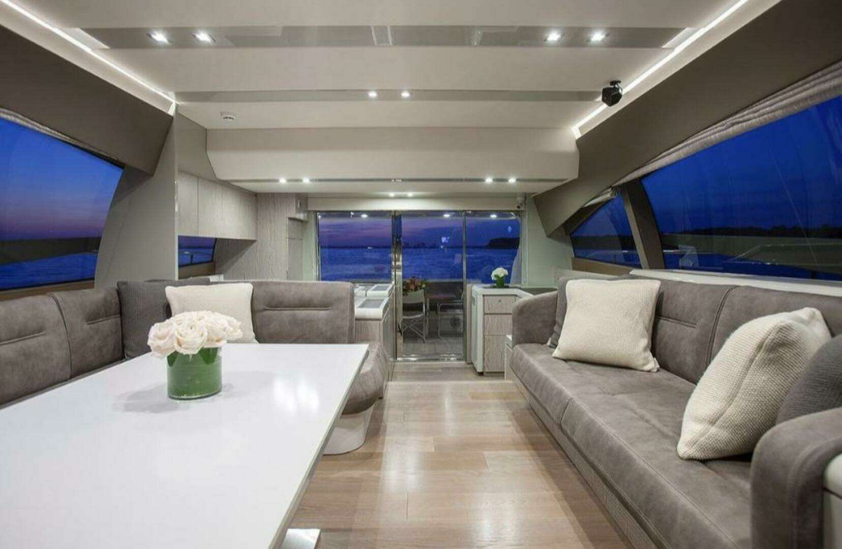 2018 Ferretti Yachts — - Image 25