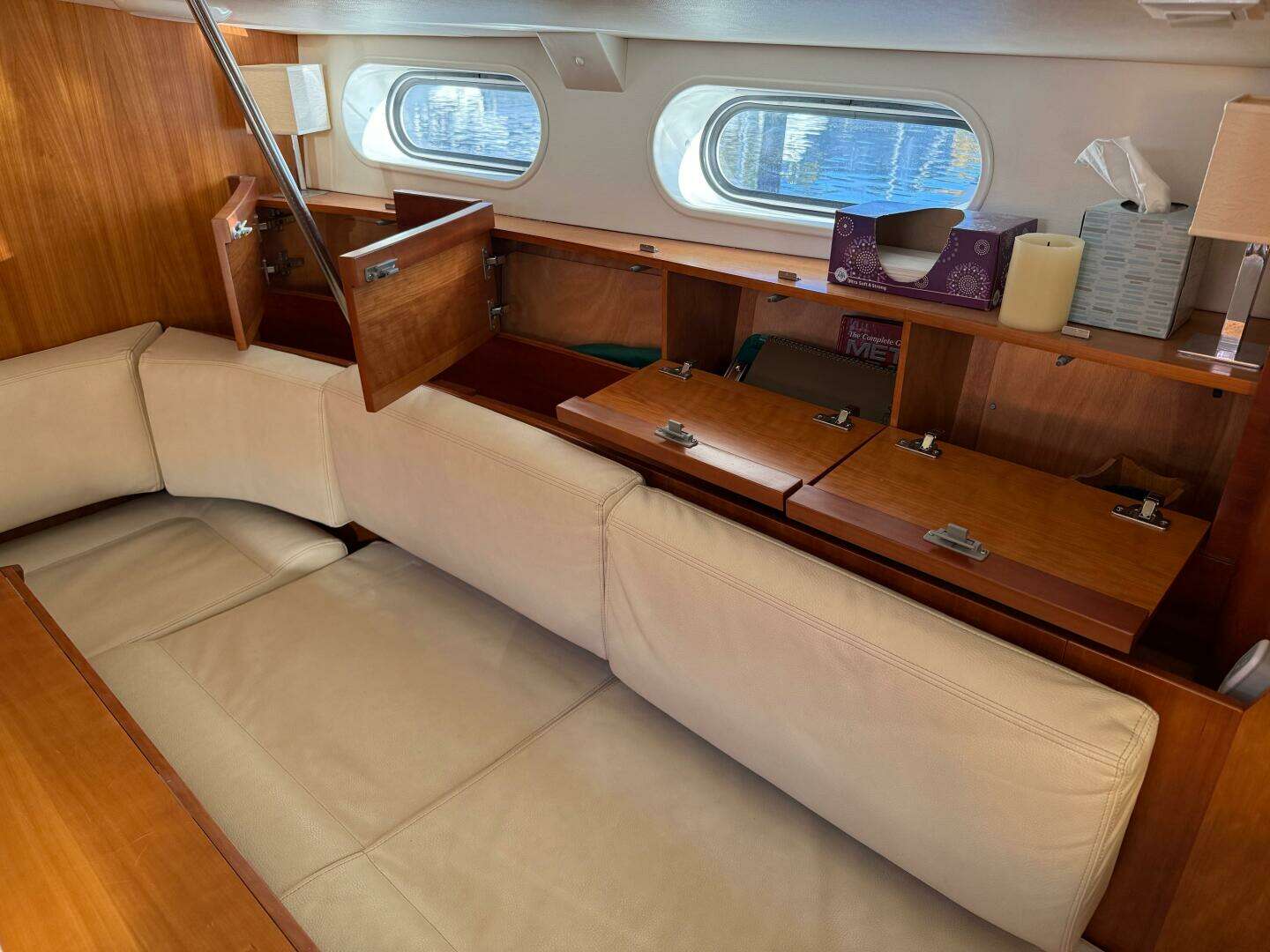 2011 Allures 45 - Image 81