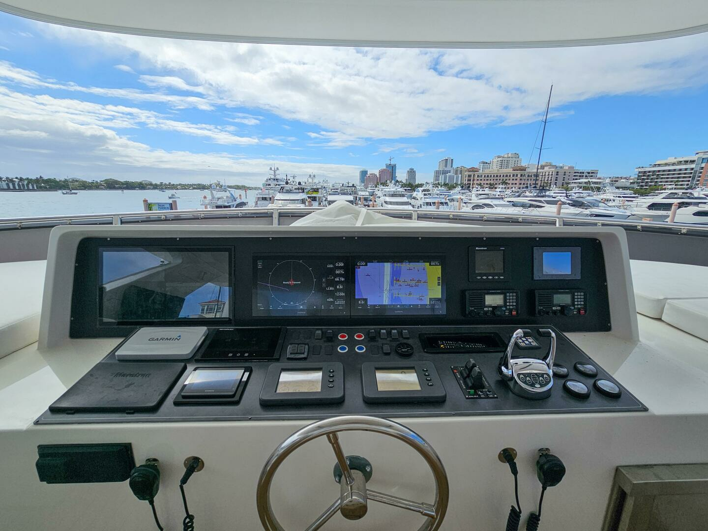 2010 Ocean Alexander 83 - Image 27