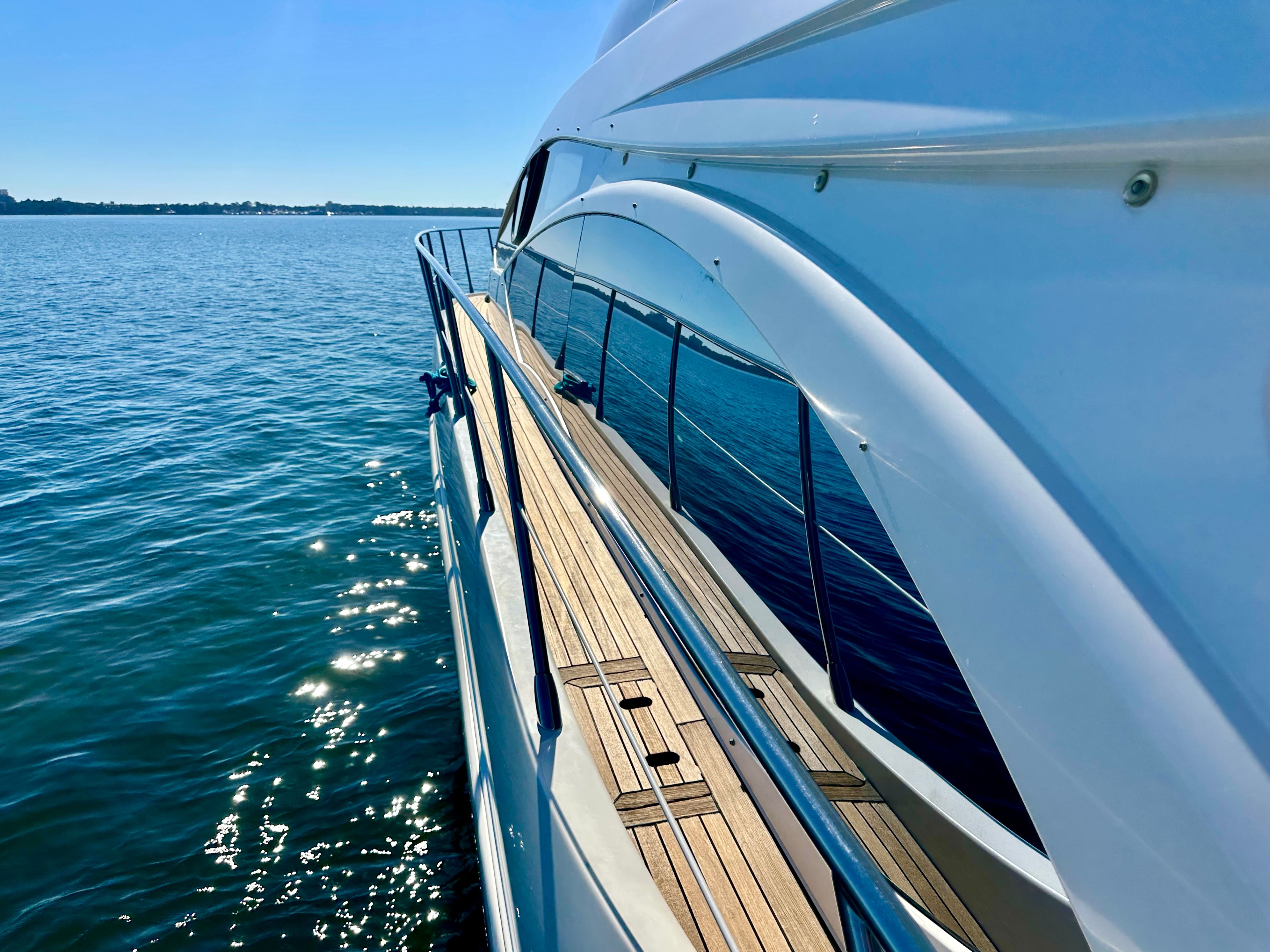 2011 Azimut Flybridge - 24