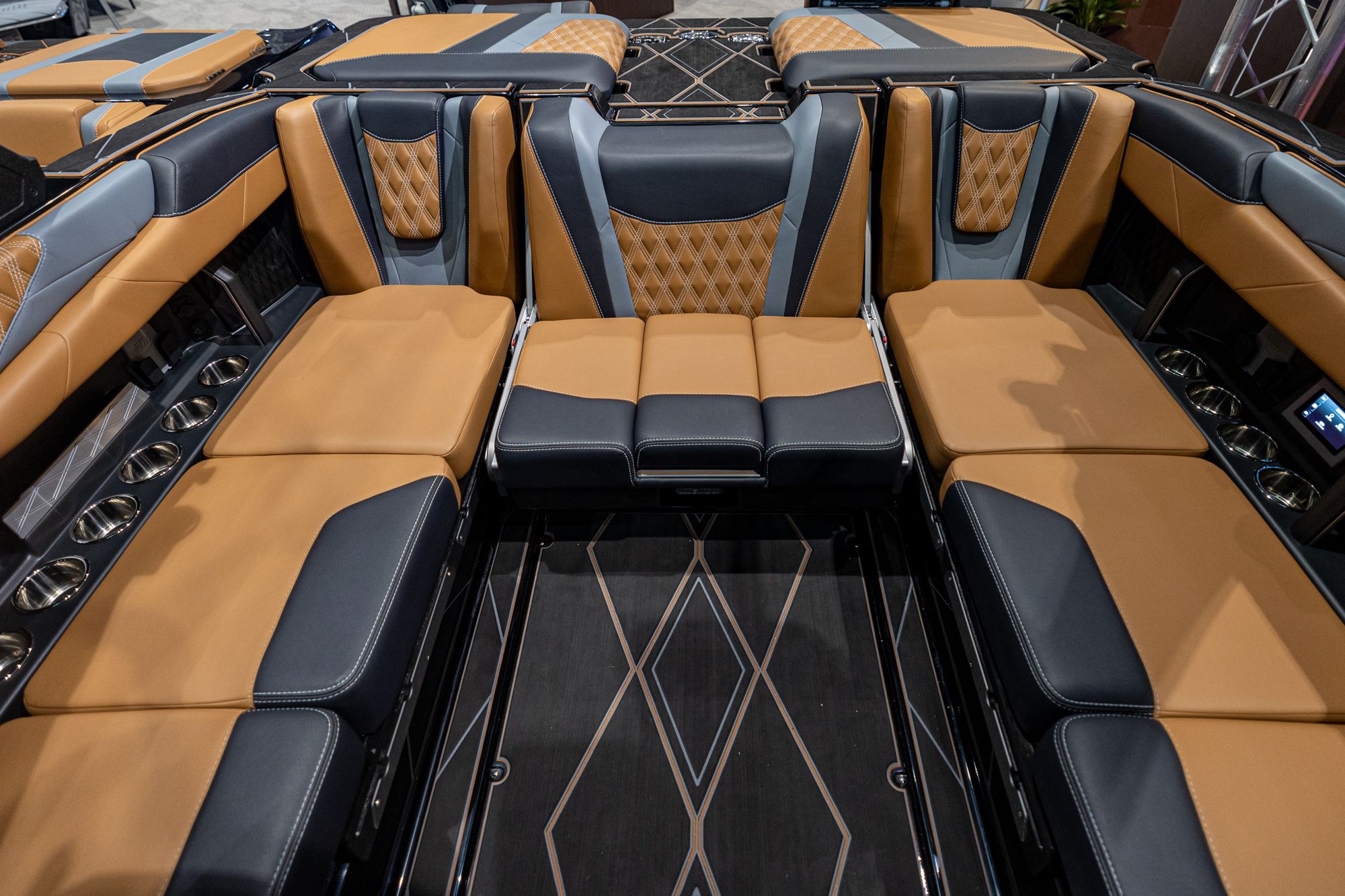 2025 Malibu M230 - 6