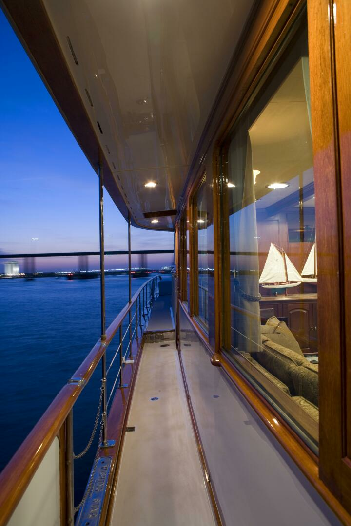 1947 Trumpy Raised Pilot House - Image 5