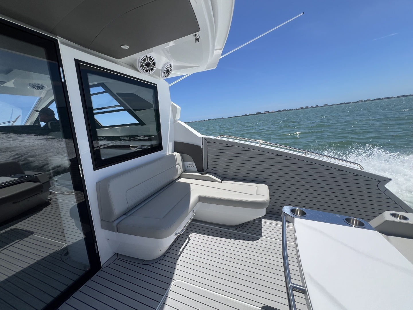 2026 Cruisers Yachts 50GLS OB - Image 41