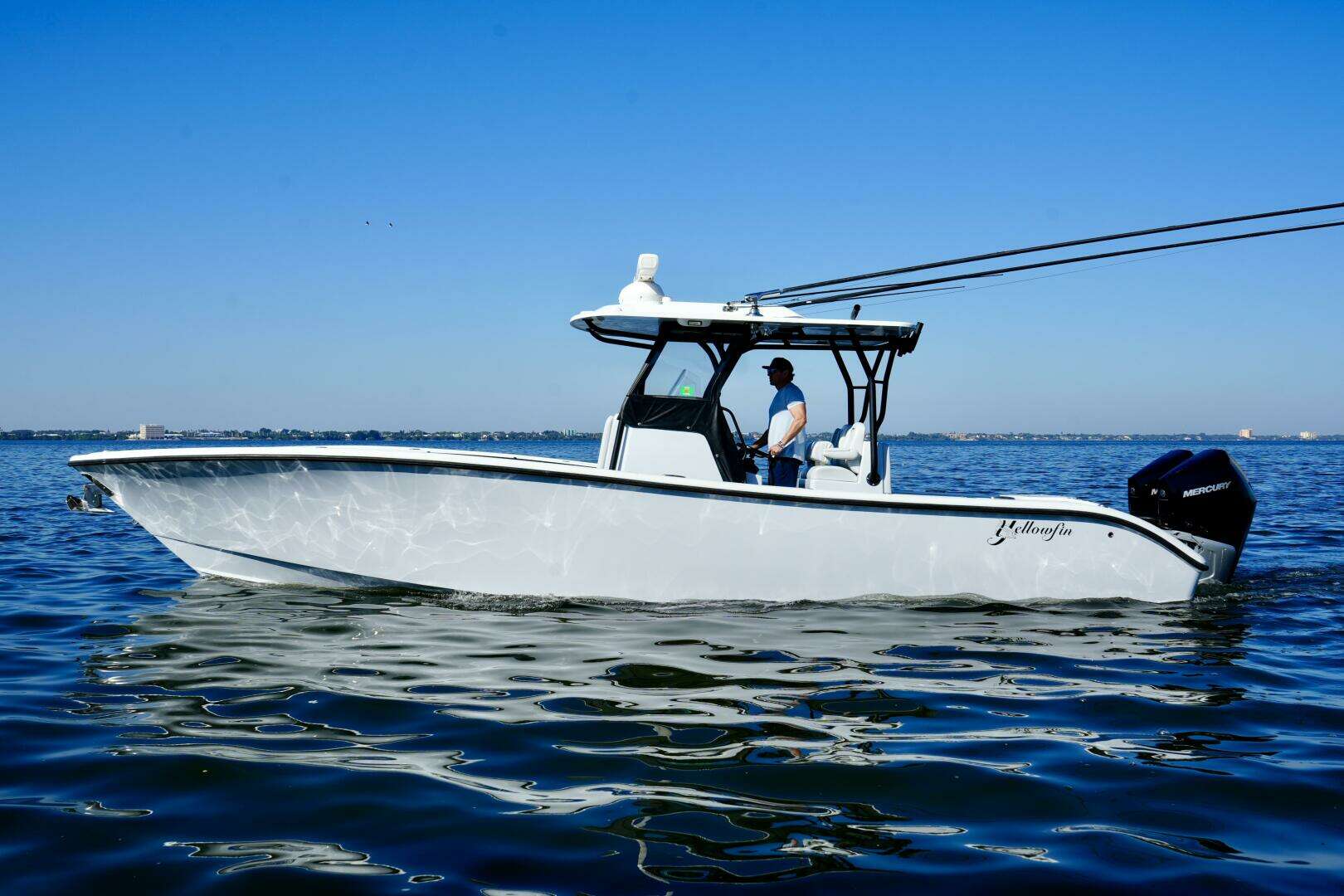 2023 Yellowfin 32 Offshore - Image 5
