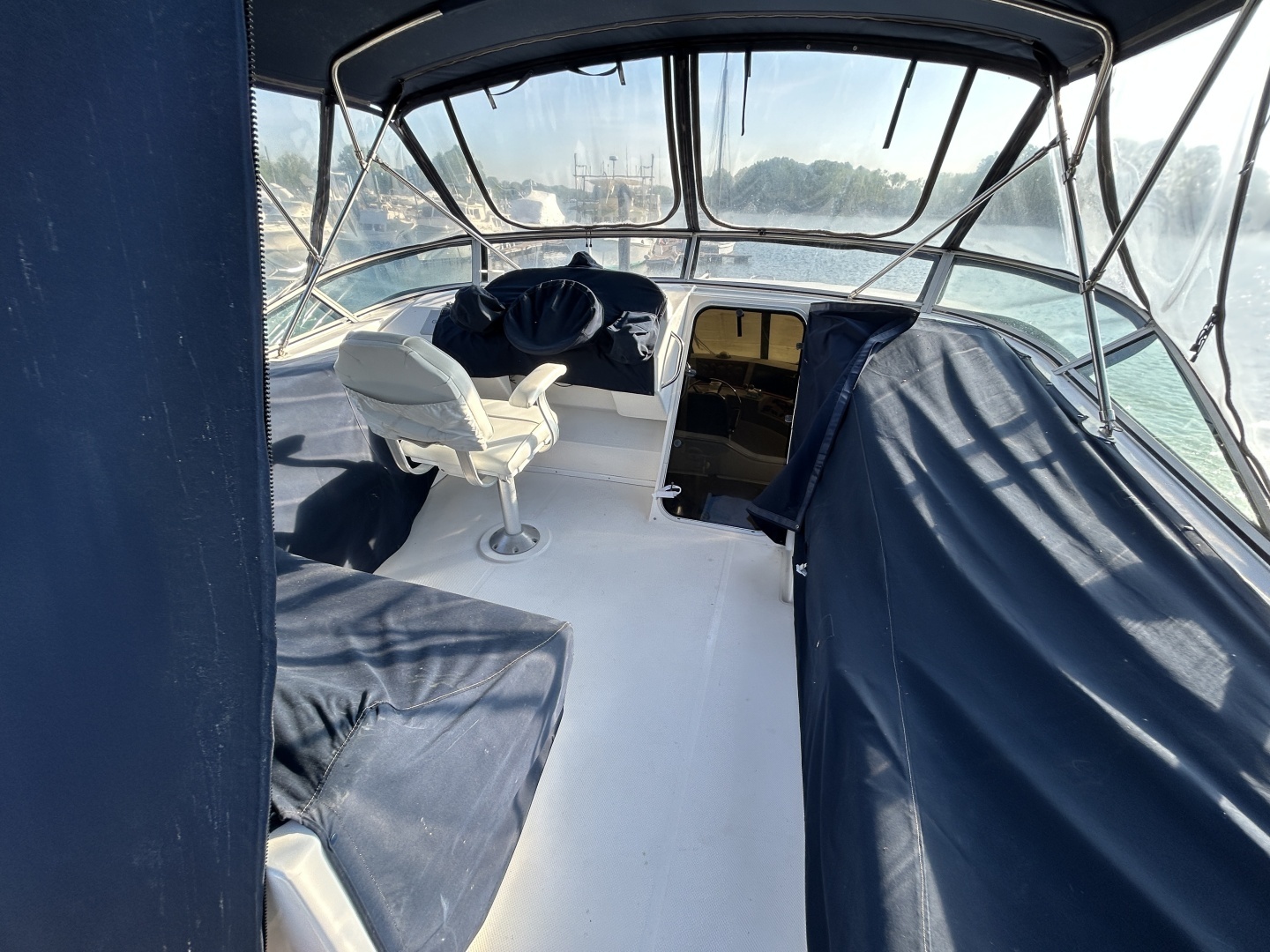 1999 Bayliner 4788 - Image 39