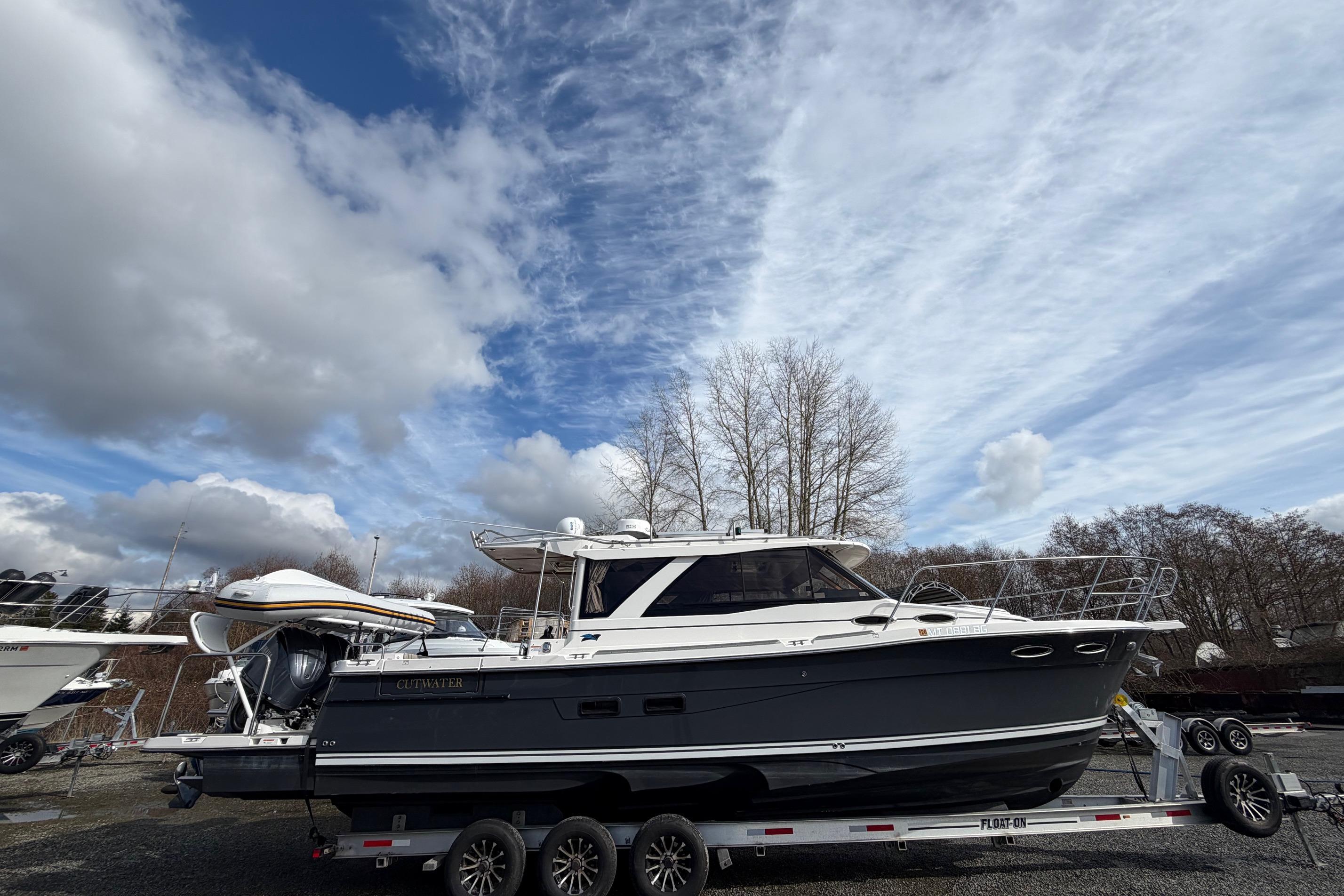 2023 Cutwater C-32 Coupe